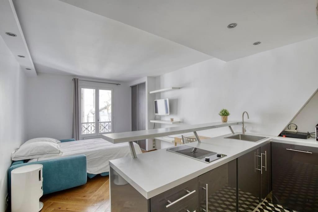 A Deux Pas De L'elysee Luxe Et Confort Au Coeur De Apartment