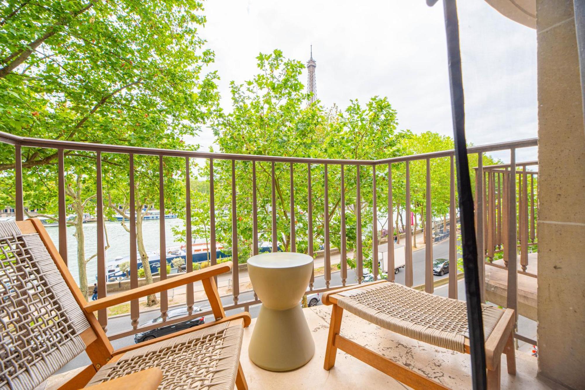 Luxury Flat Eiffel Tower View Paris