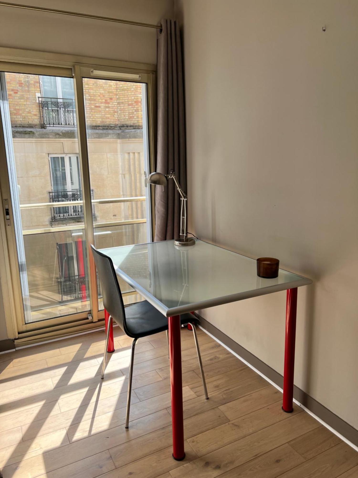 Your Parisian Hideaway - Entire Homestay