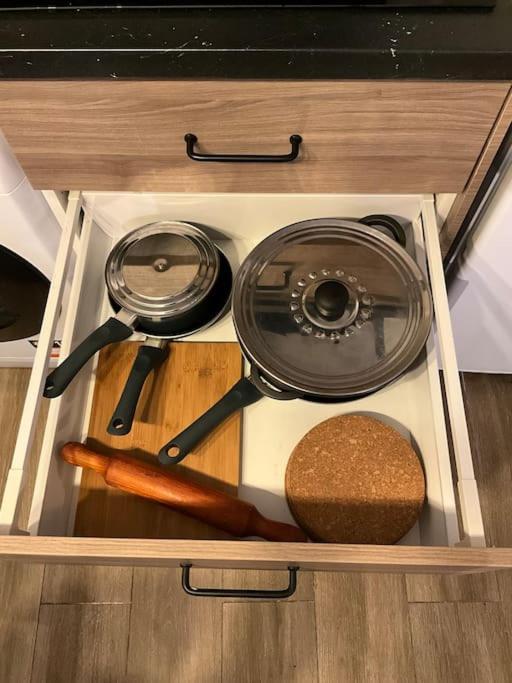 Appartement Ks Near Station Gare Du Nord And Gare De L Est Paris