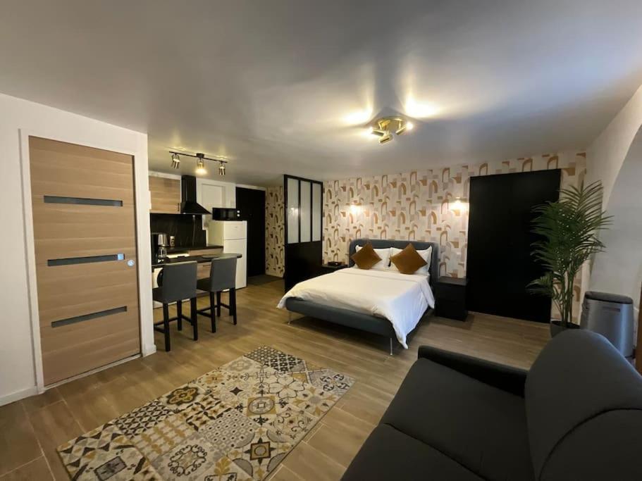 Appartement Ks Near Station Gare Du Nord And Gare De L Est