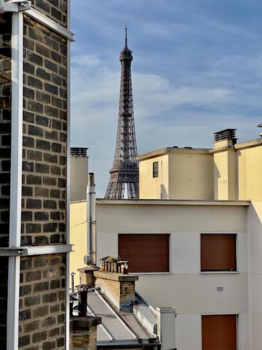 Terrasse Champs De Mars Tour Eiffel * Paris