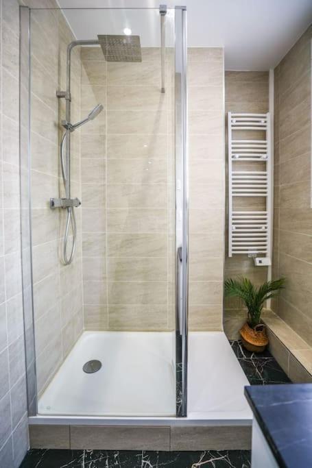 Tranquil Retreat In The 16th Arrondissement Apartment