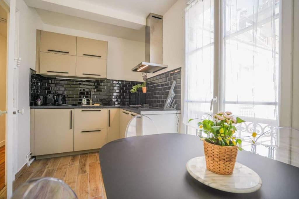 Tranquil Retreat In The 16th Arrondissement Apartment *