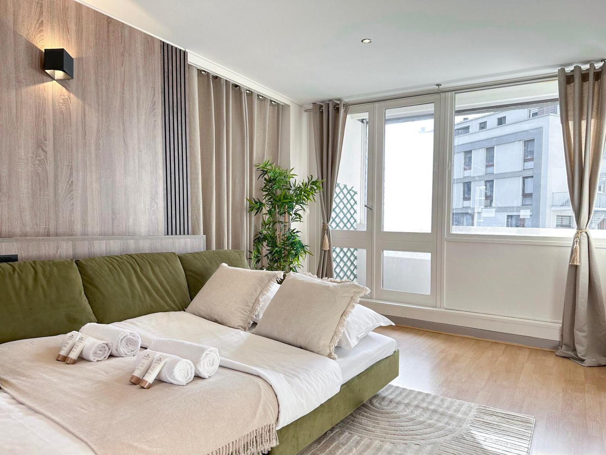 Spacious & Luxurious Flat In Montparnasse