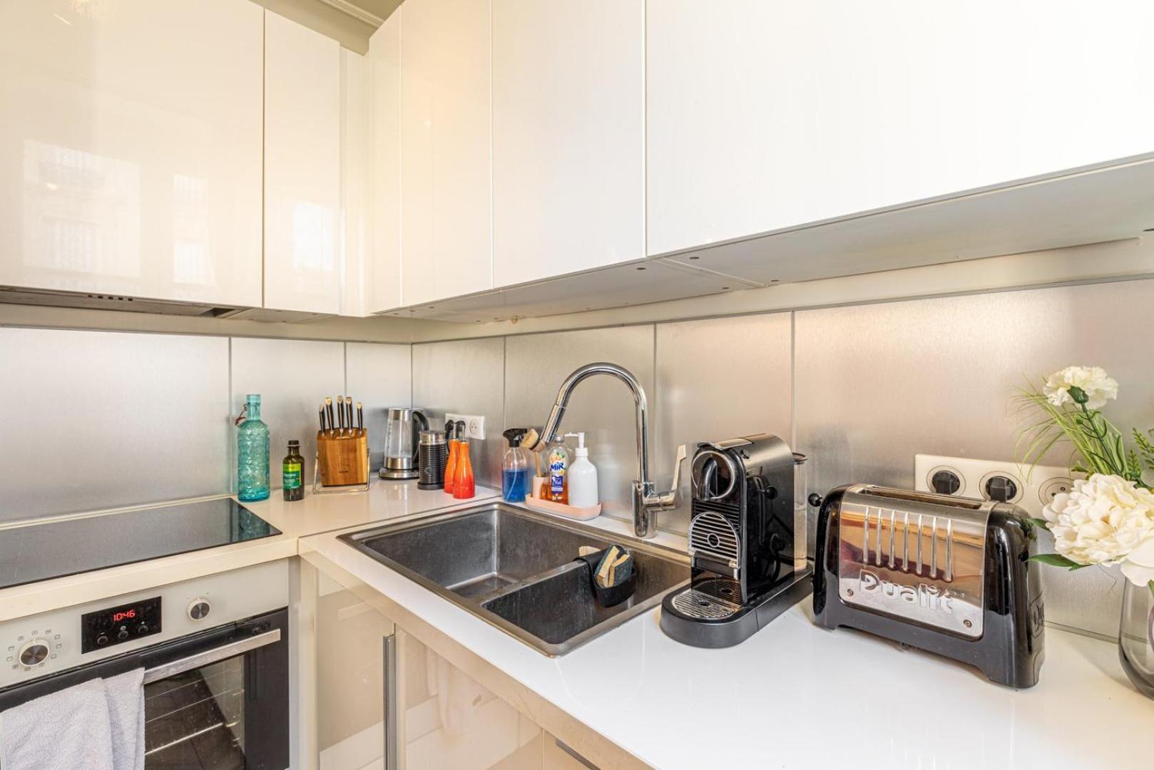 Guestready Modern Near Parc Monceau Apartment Paris