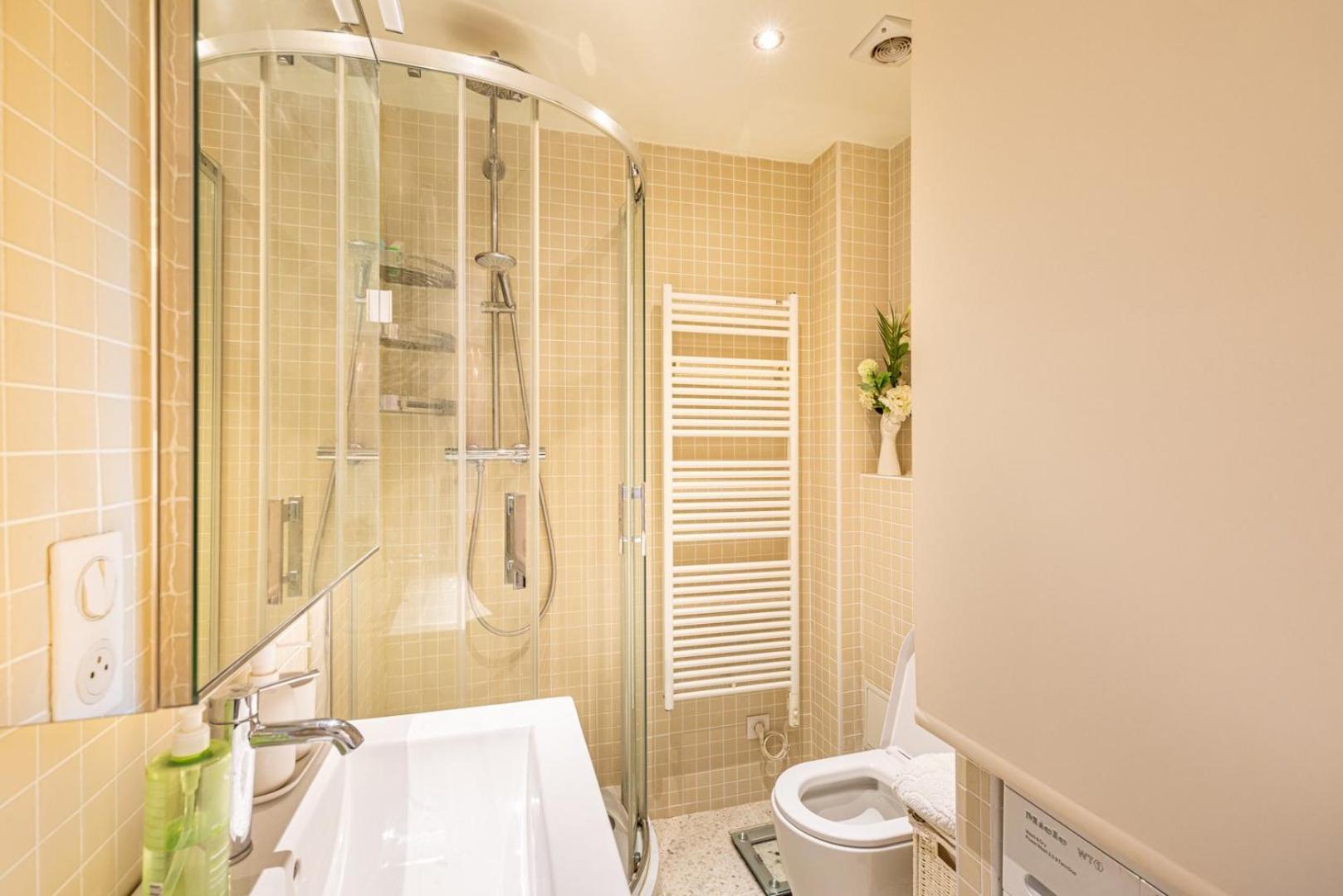 Guestready Modern Near Parc Monceau * Paris