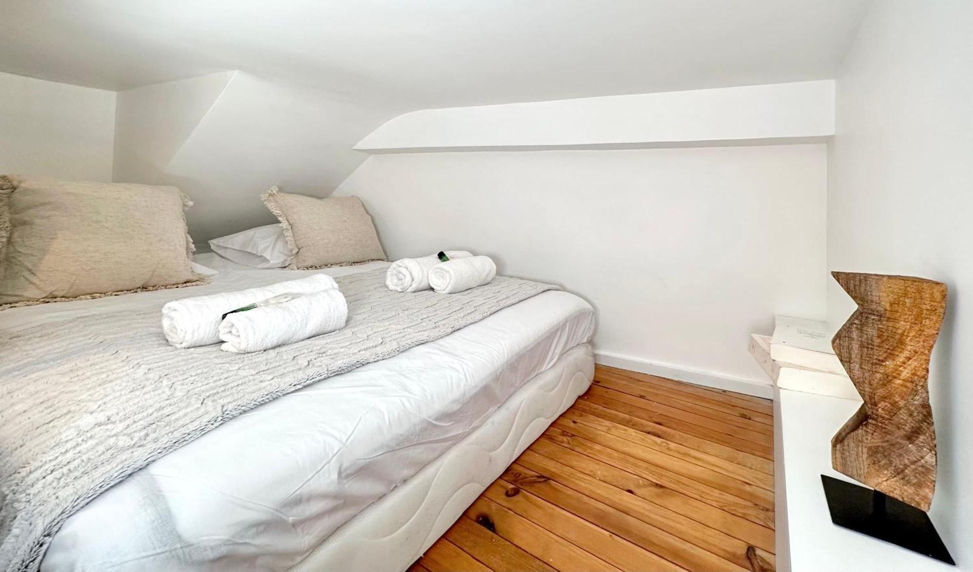 Stylish Studio Steps From Le Marais Apartment