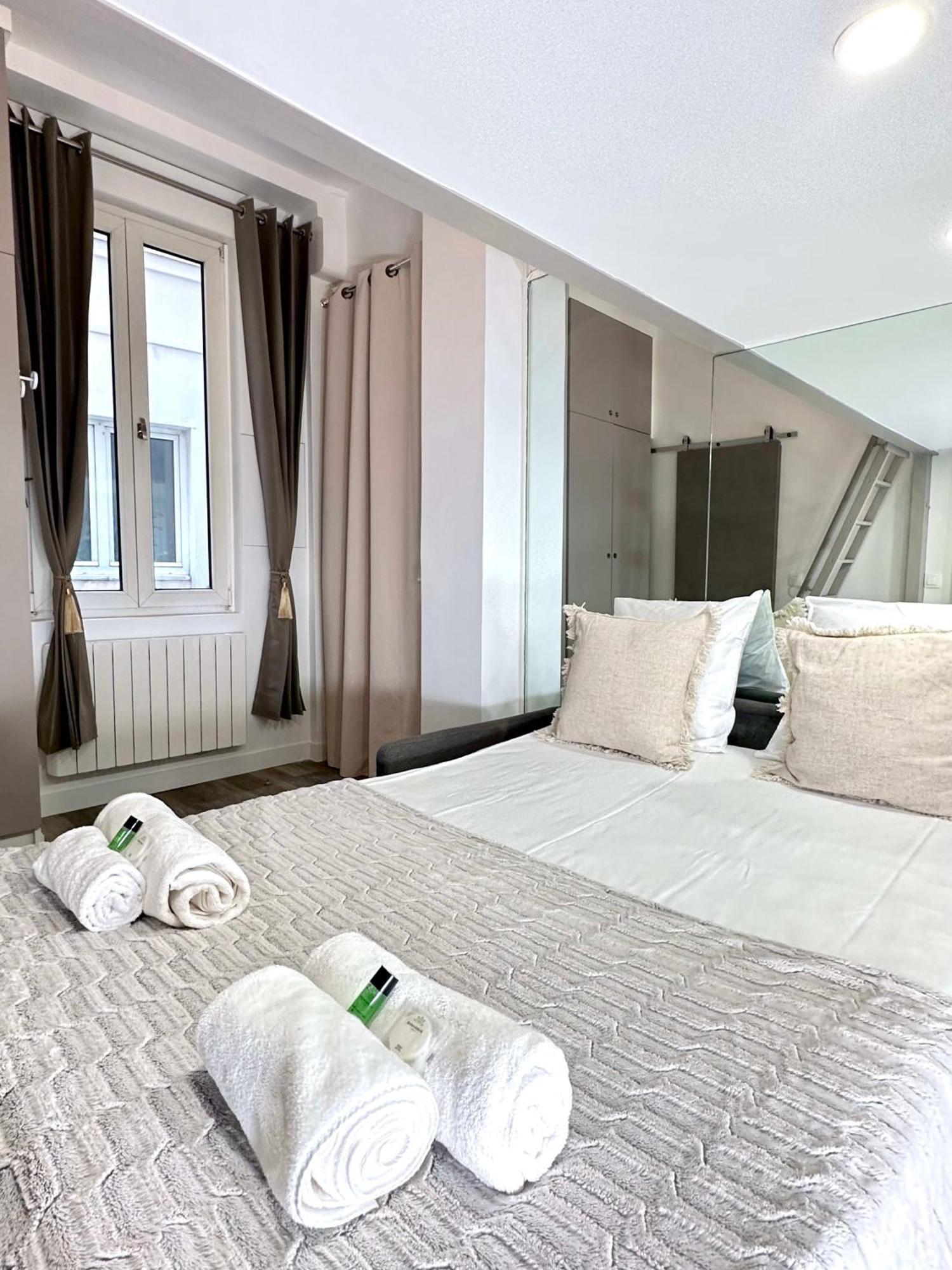 Stylish Studio Steps From Le Marais *