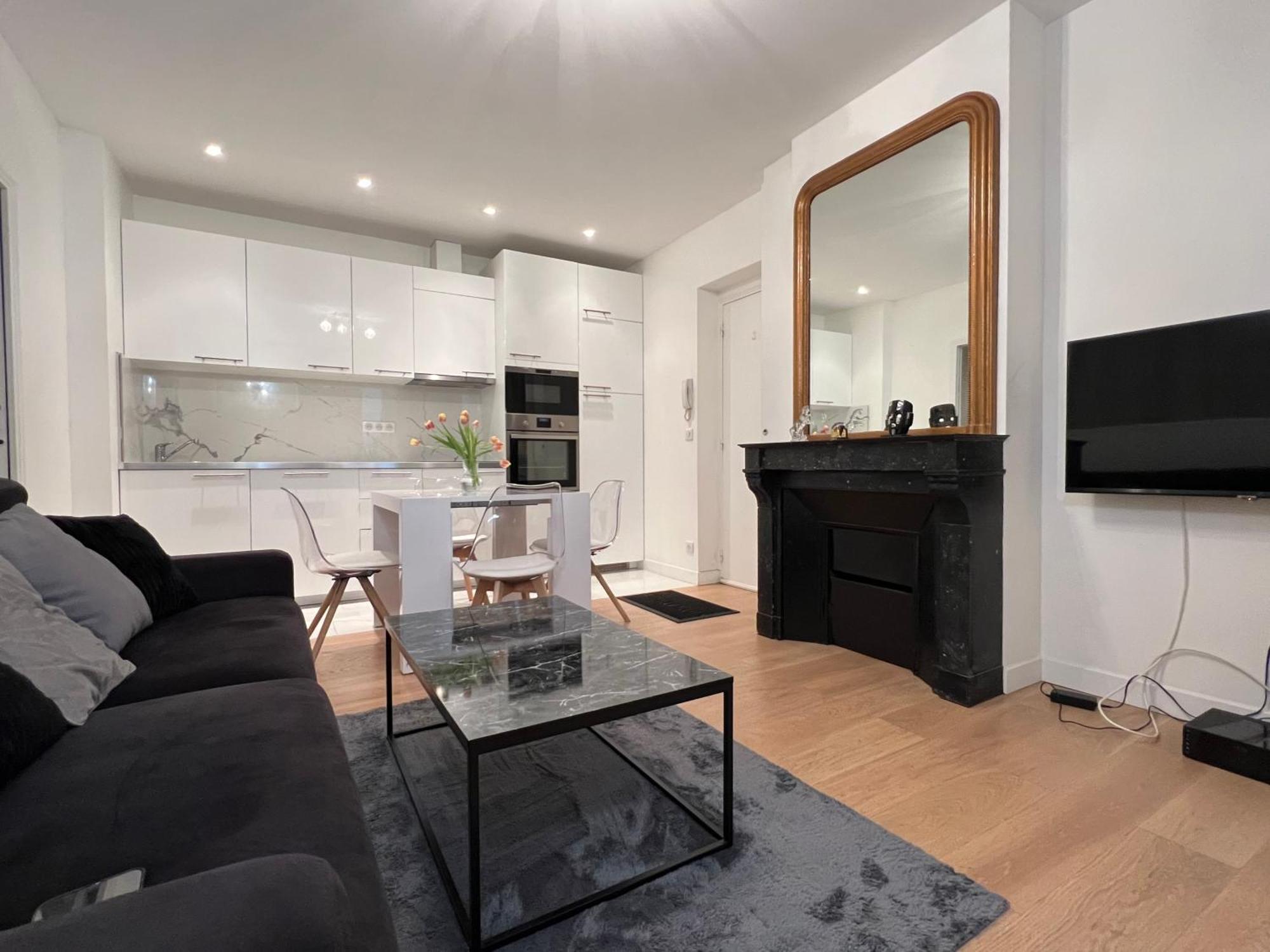 Luxury Appartment, Champs Elysees, Neuf ! Apartment