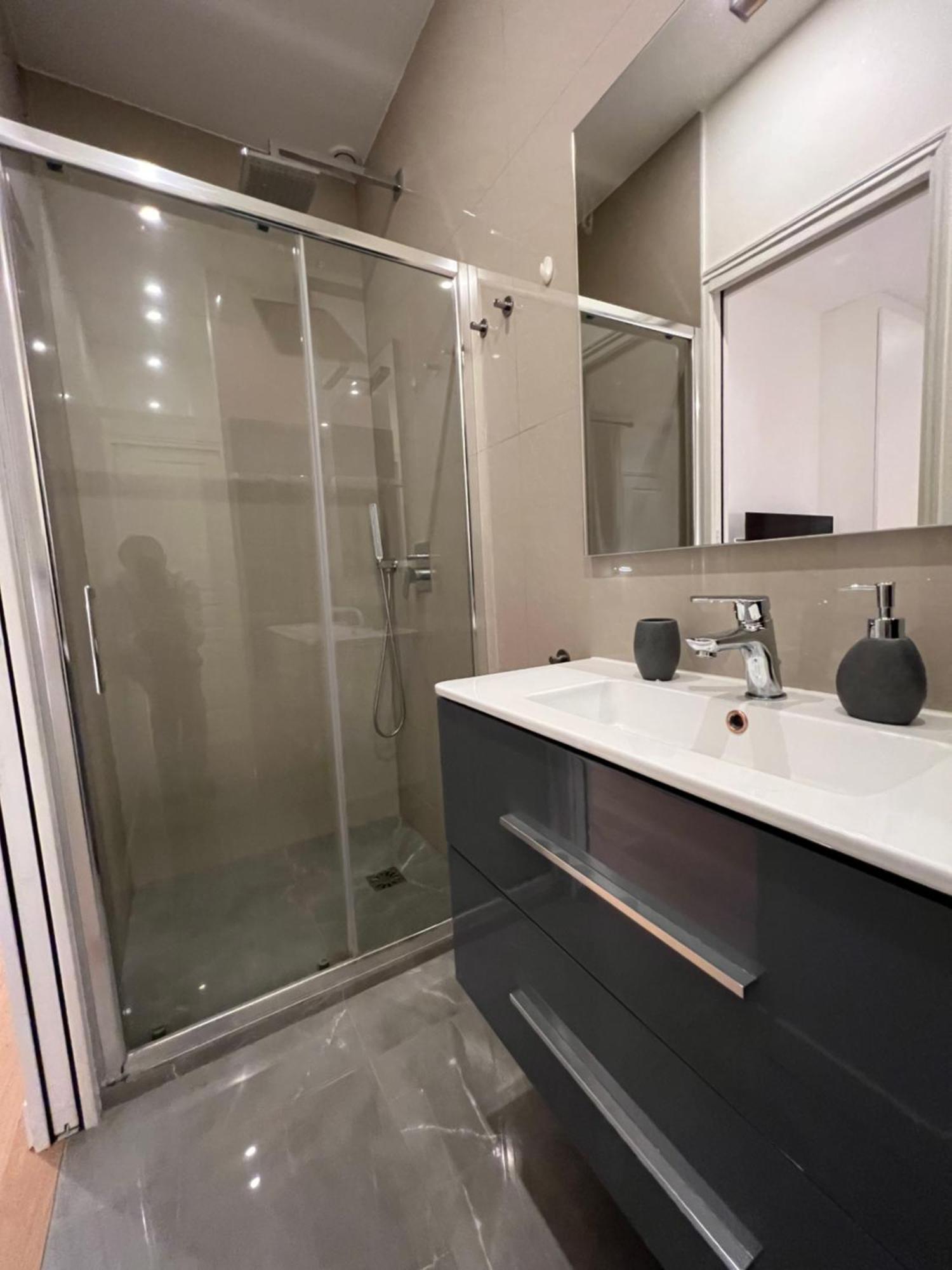 Luxury Appartment, Champs Elysees, Neuf ! Apartment