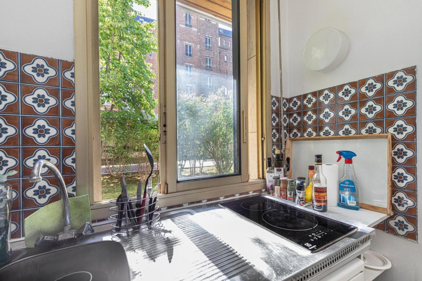Guestready - Airy With Courtyard View Apartment Paris