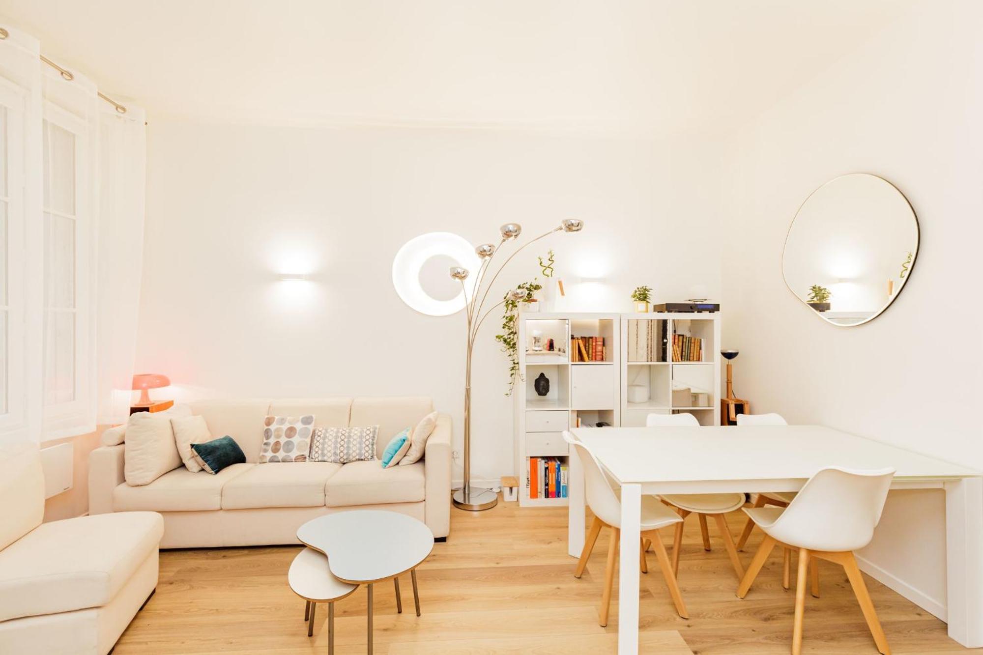 And Comfortable Nest Near The Eiffel Tower Apartment