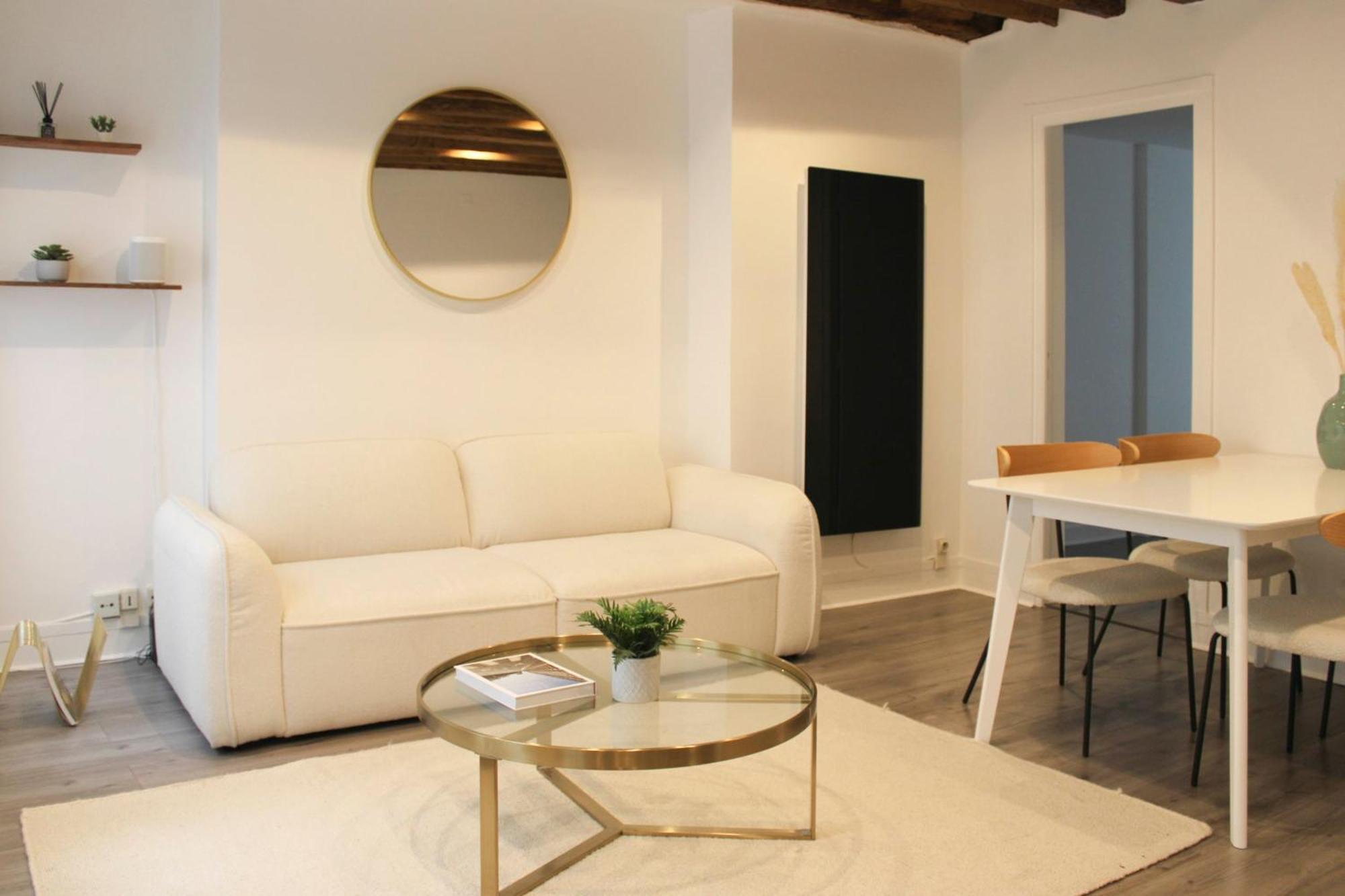 Apartment Lovely 51 M Nest In The Heart Of *