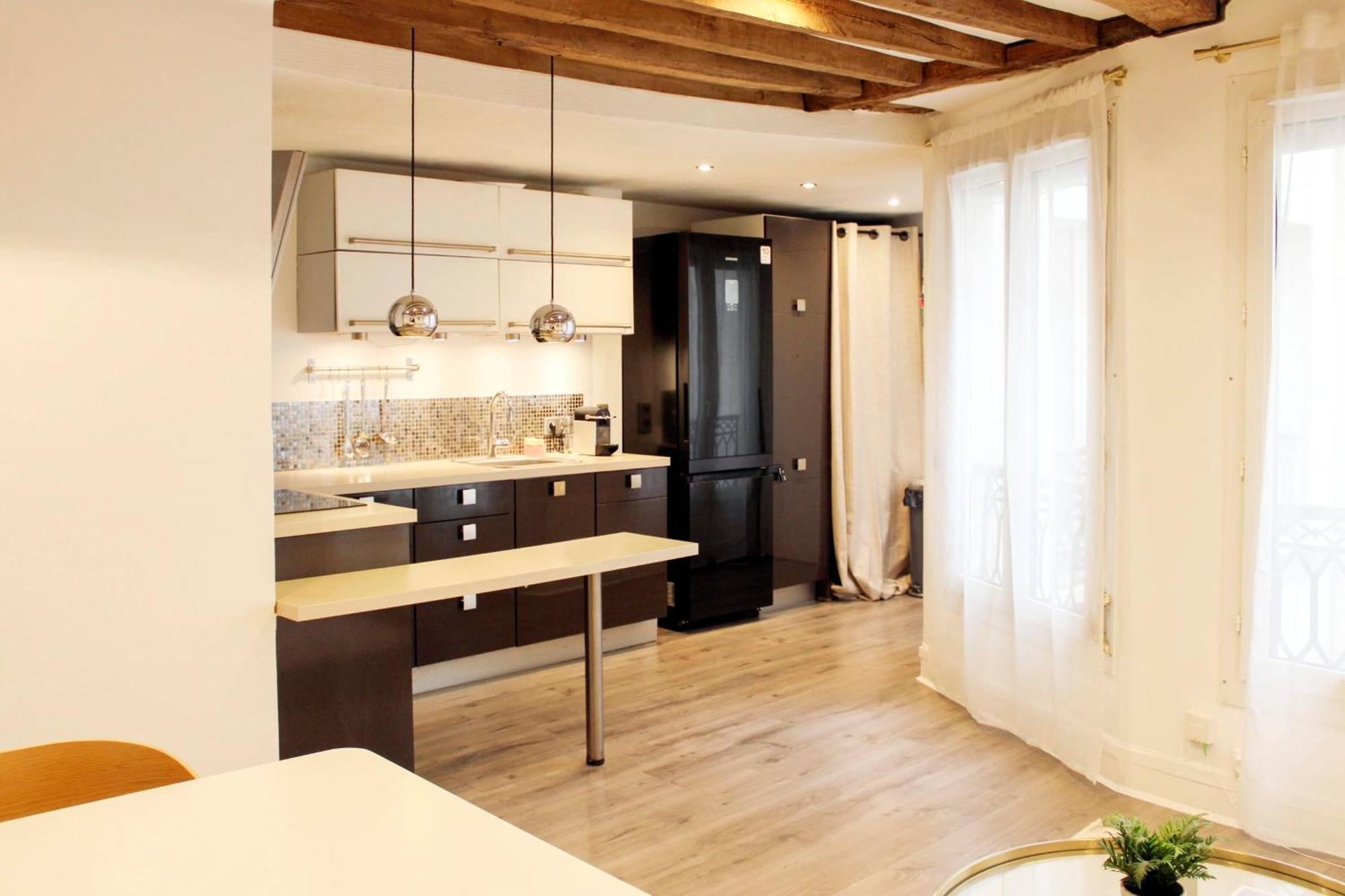 Lovely 51 M Nest In The Heart Of Apartment *
