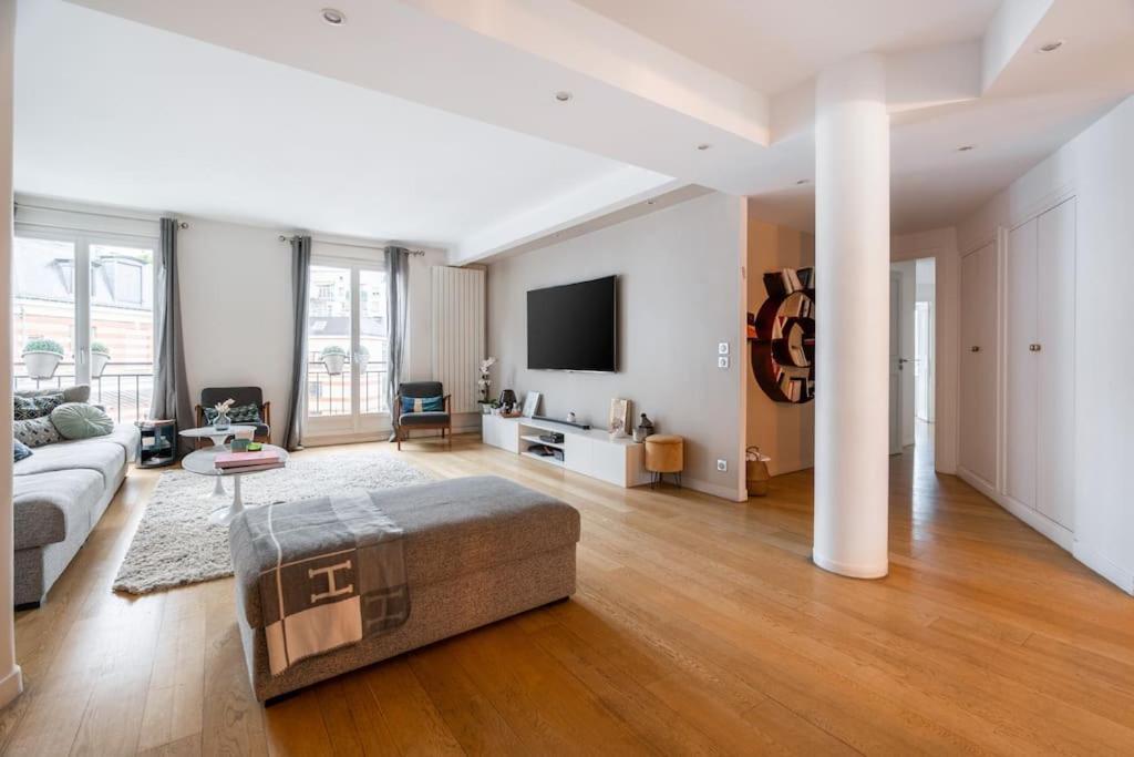 De Prestige Proche Trocadero Apartment *