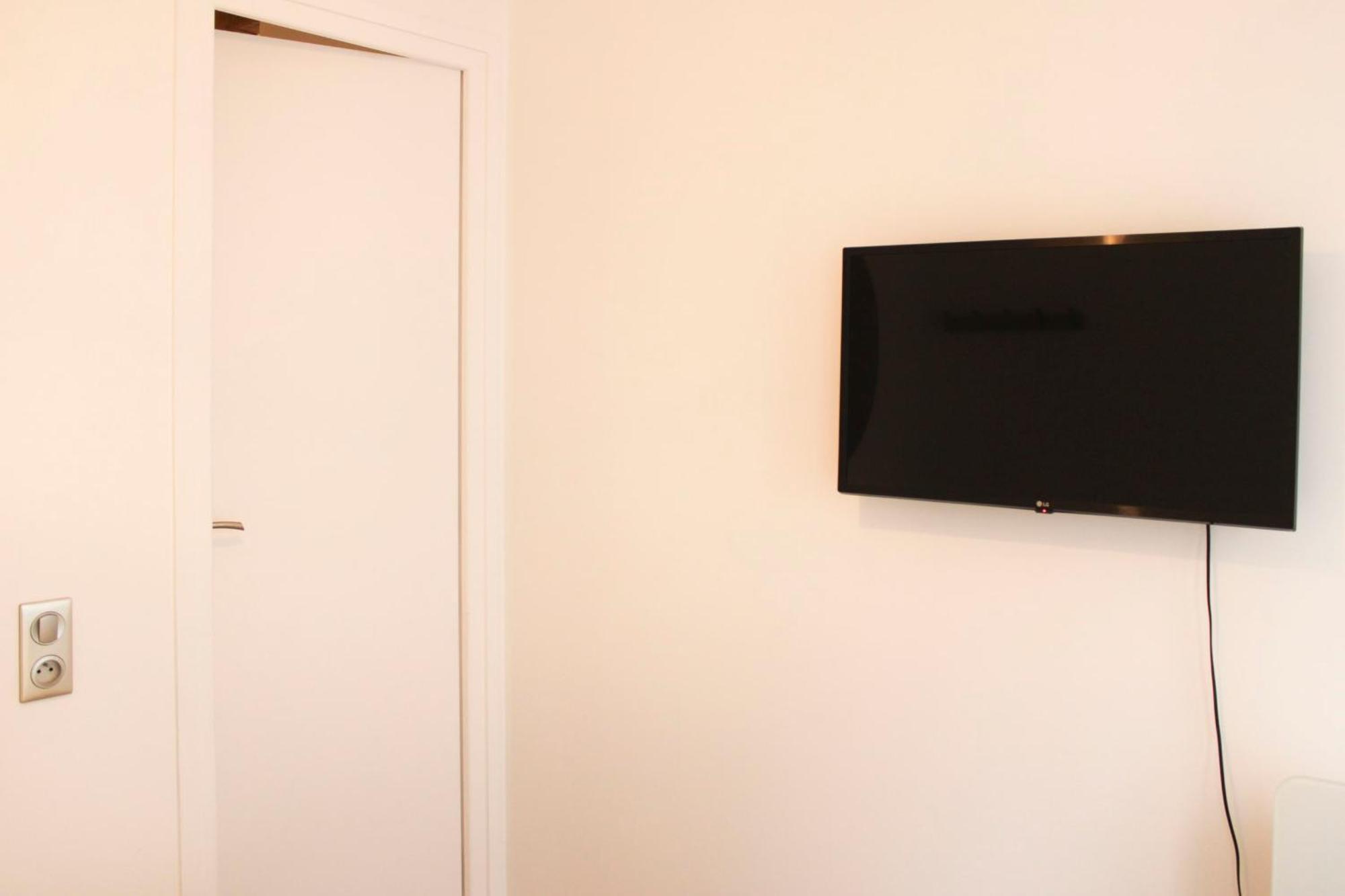 Lovely 51 M Nest In The Heart Of Apartment *