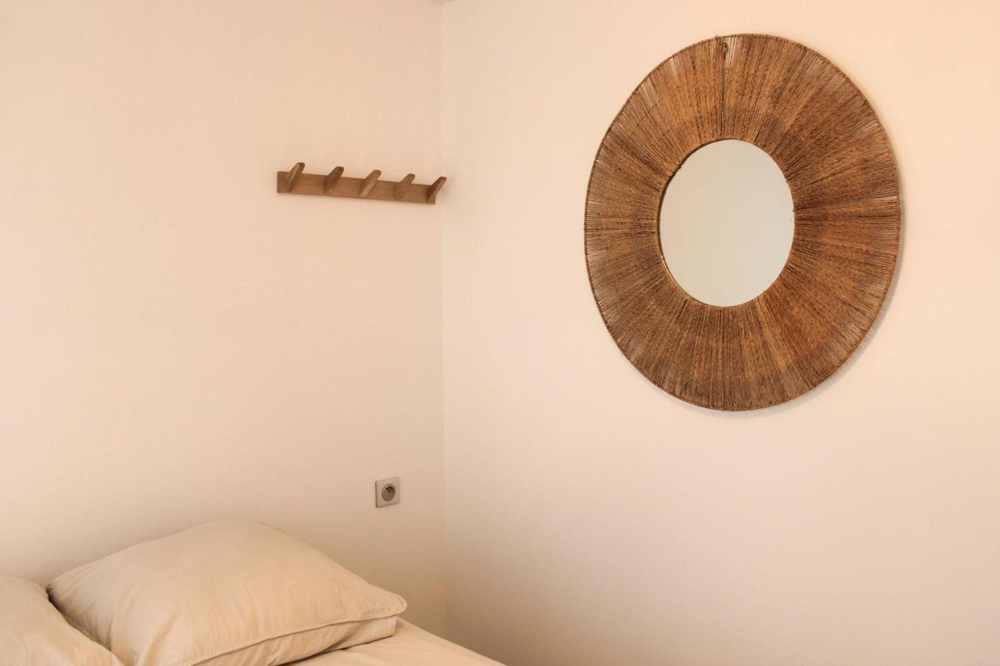 Lovely 51 M Nest In The Heart Of