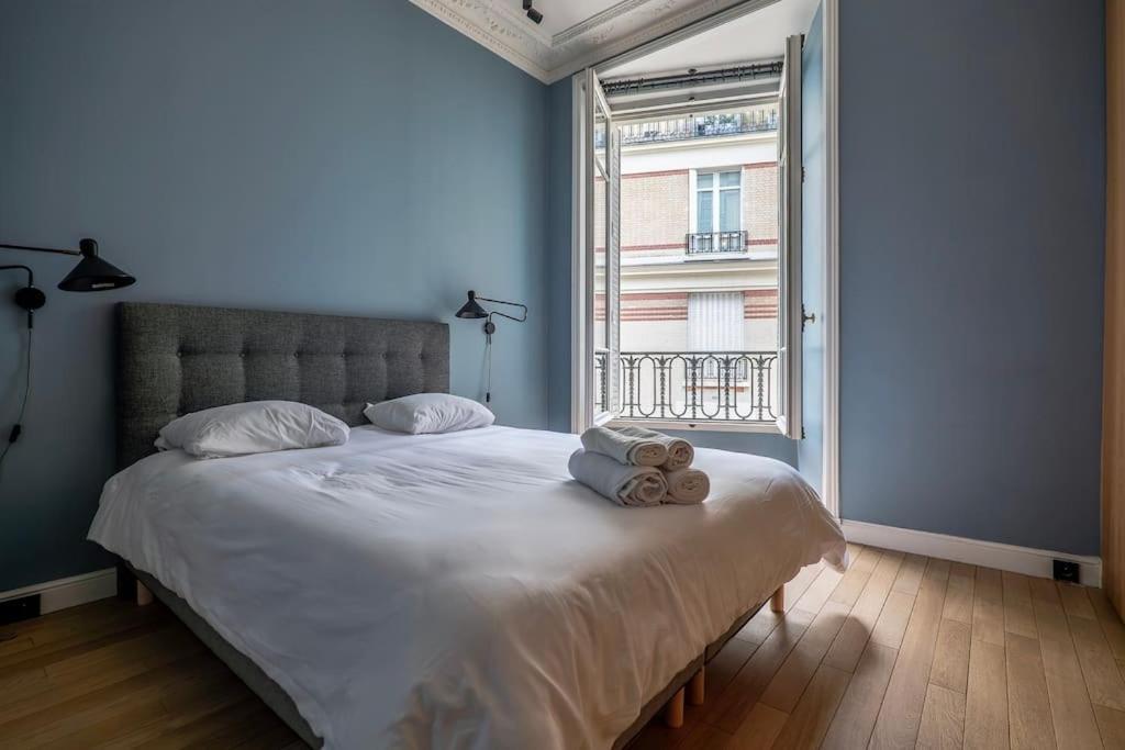 Goodguest- Luxe Stade Tour Eiffel 2bdr * Paris