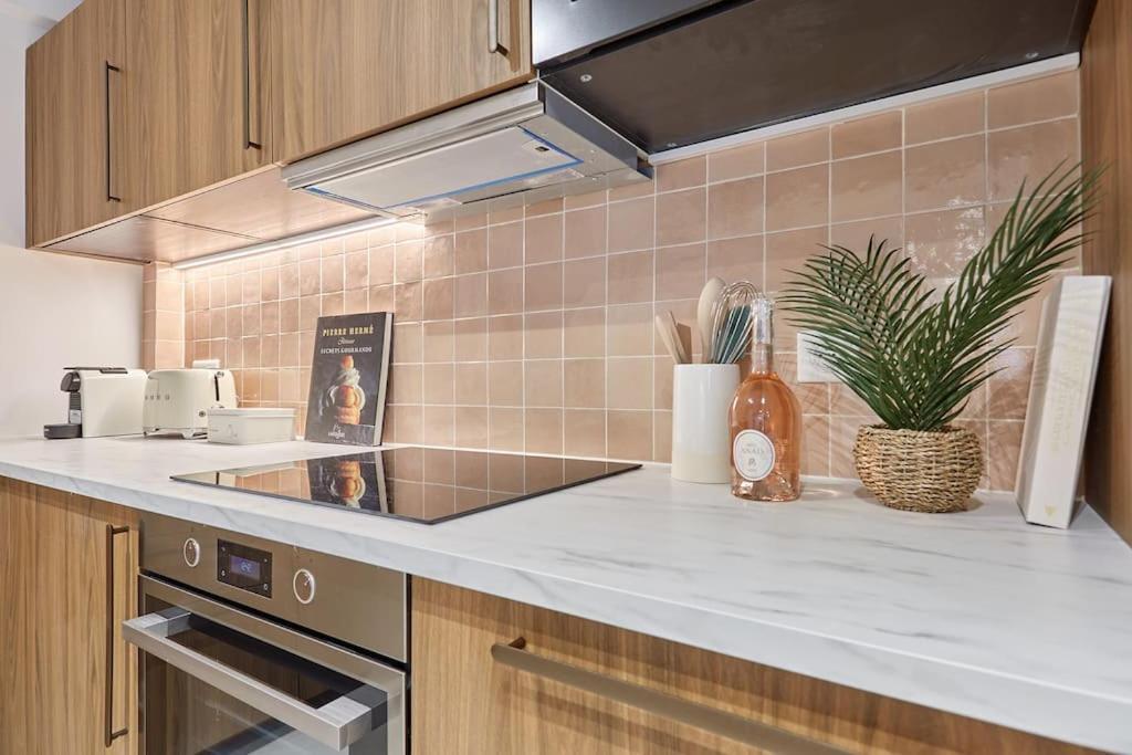 Superb Ac Center Bourse By Prestige