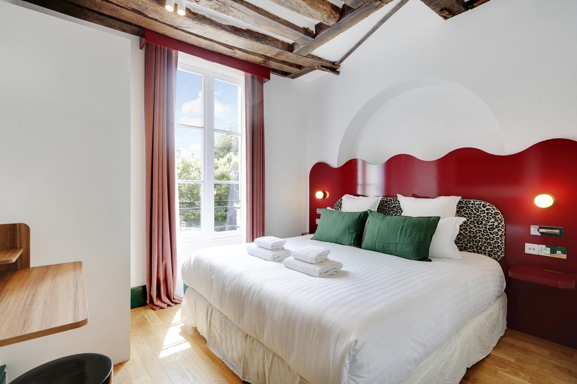 Apartment Collection Serviced In Notre Dame - Rue Savoie Paris