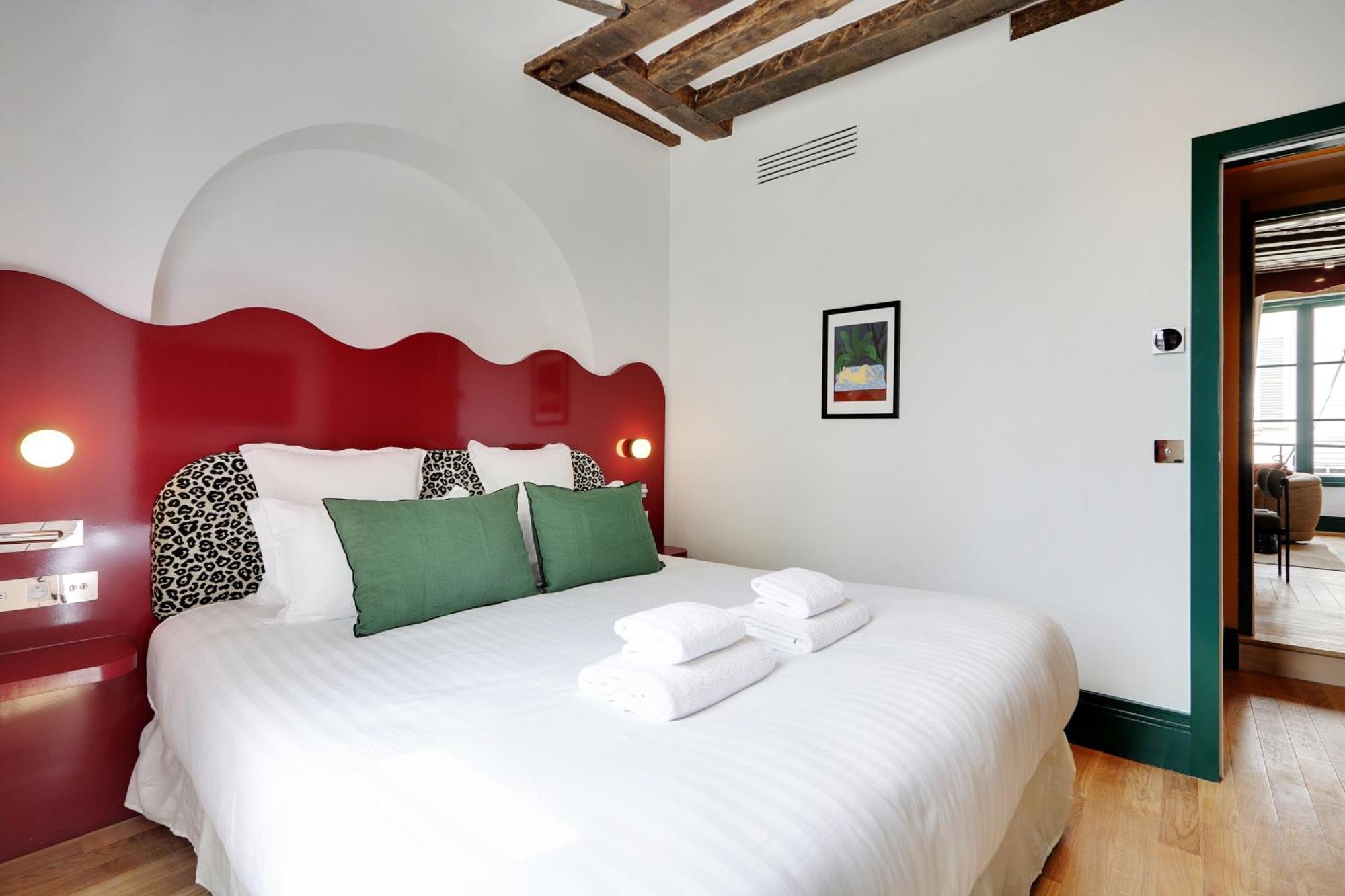 Collection Serviced In Notre Dame - Rue Savoie Apartment Paris