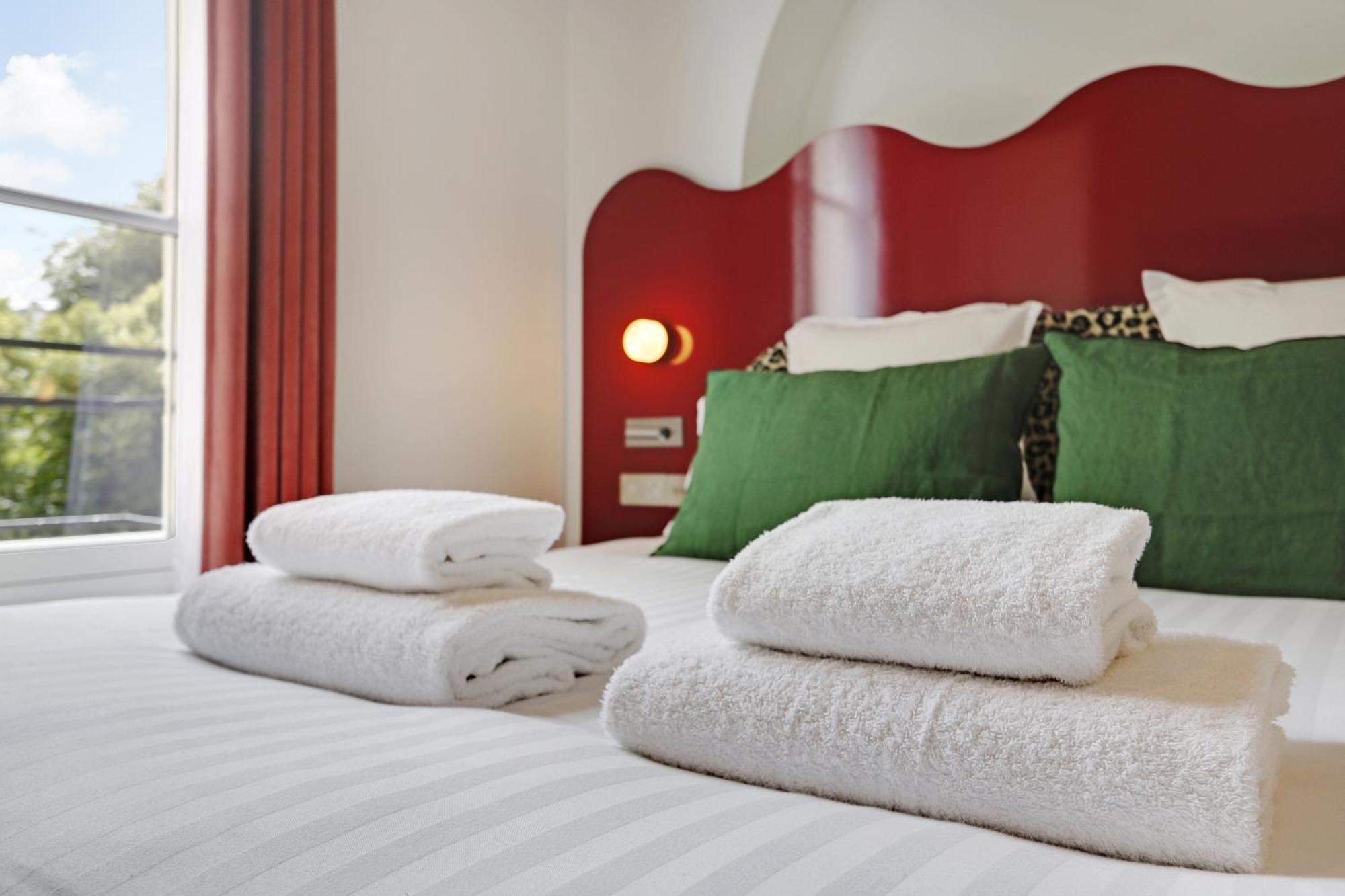 Apartment Collection Serviced In Notre Dame - Rue Savoie Paris