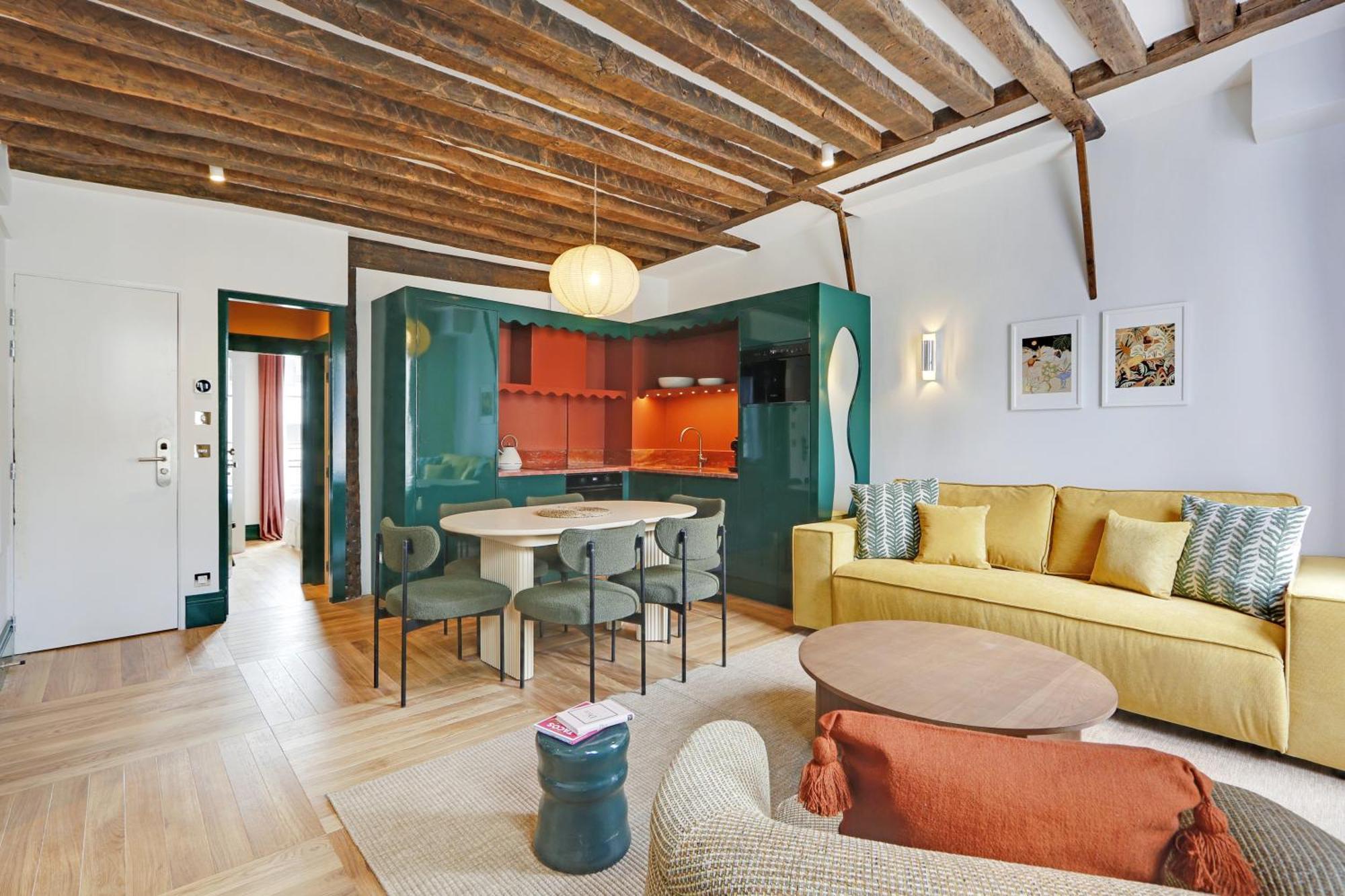 Collection Serviced In Notre Dame - Rue Savoie Apartment