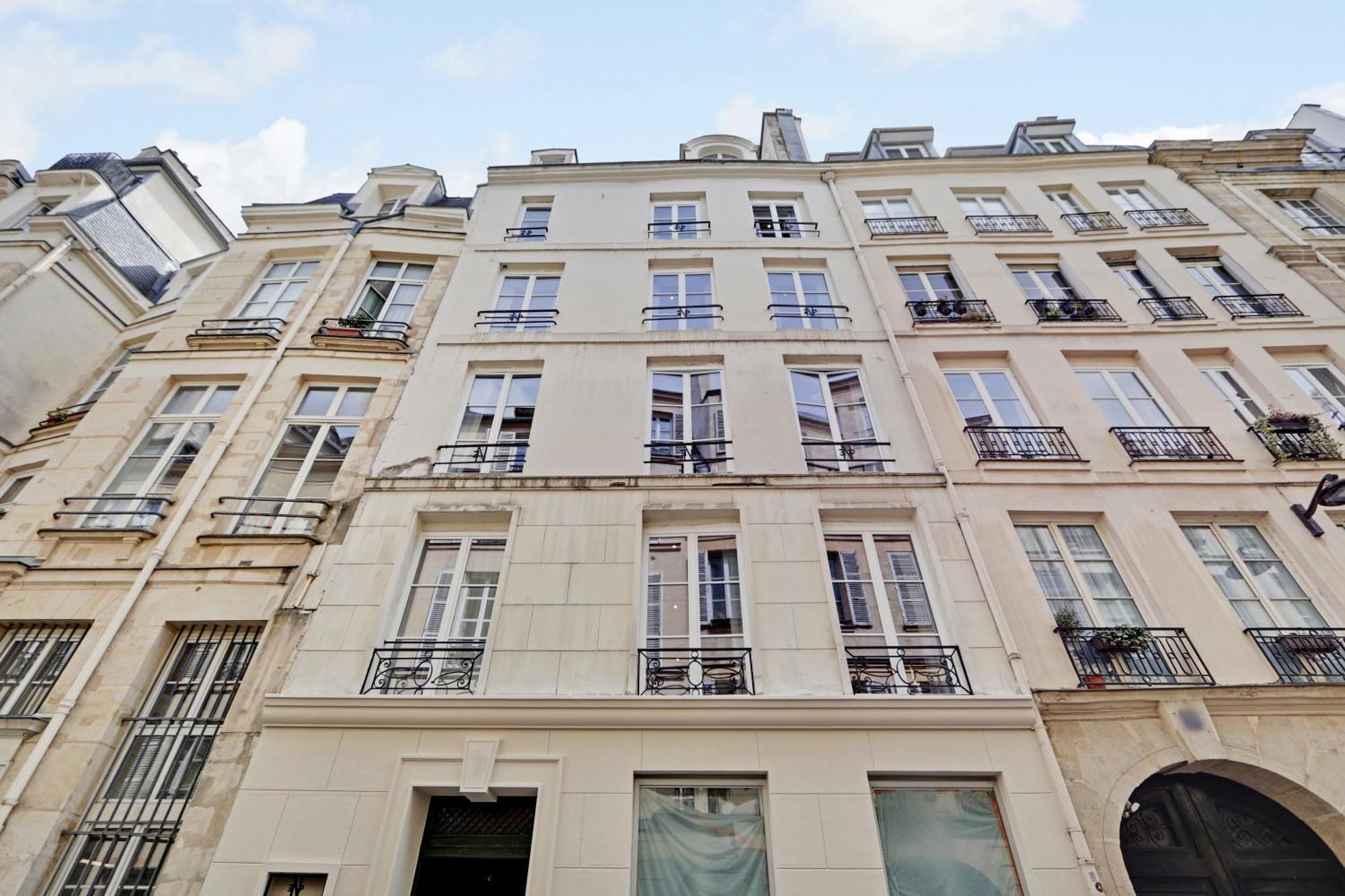 Apartment Collection Serviced In Notre Dame - Rue Savoie Paris