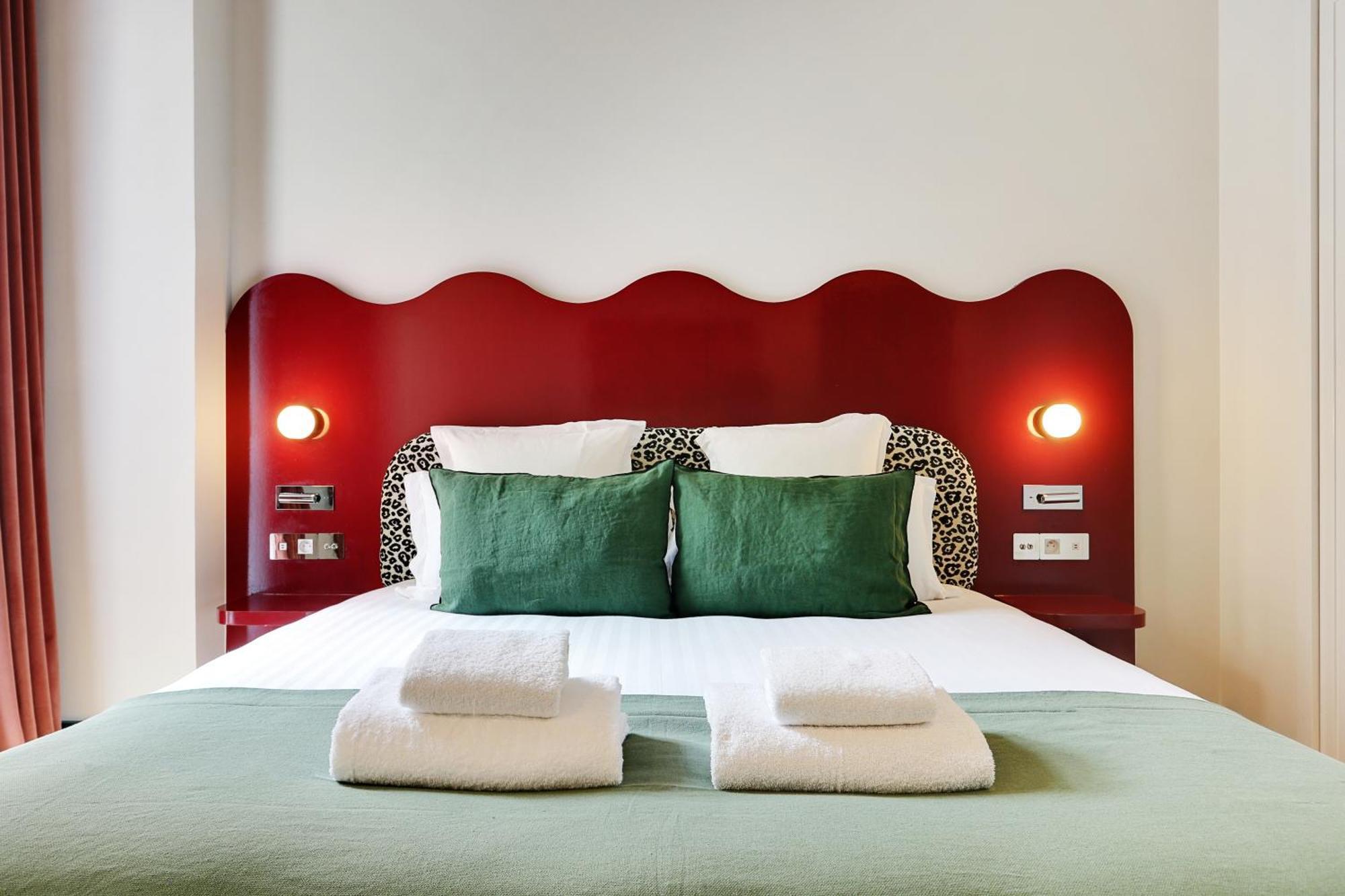 Collection Serviced In Notre Dame - Rue Savoie Apartment *