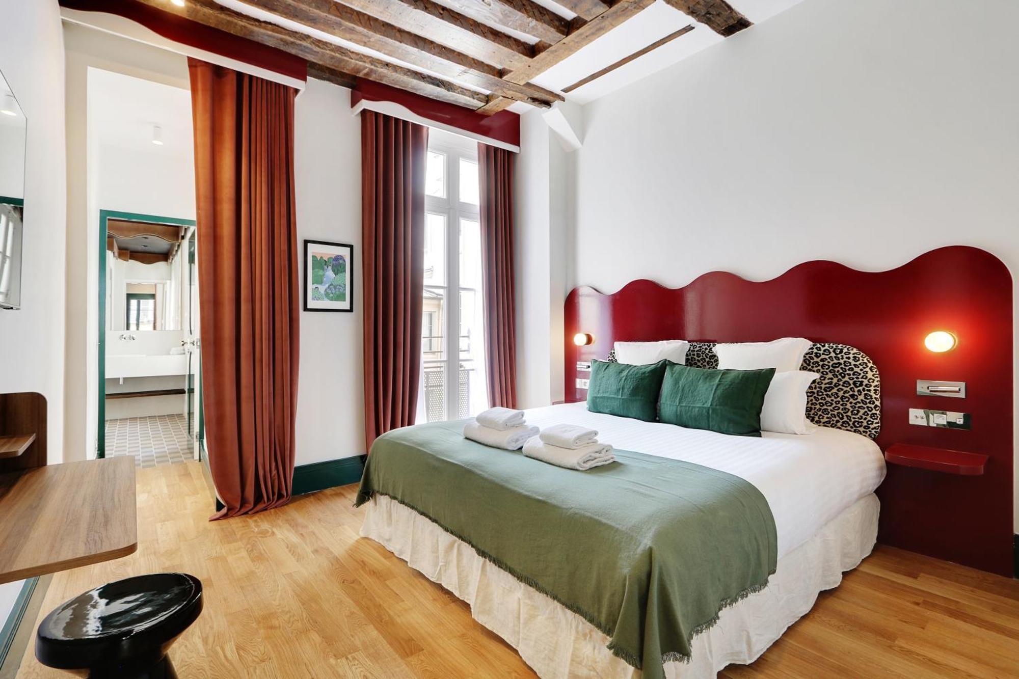 Collection Serviced In Notre Dame - Rue Savoie Apartment Paris