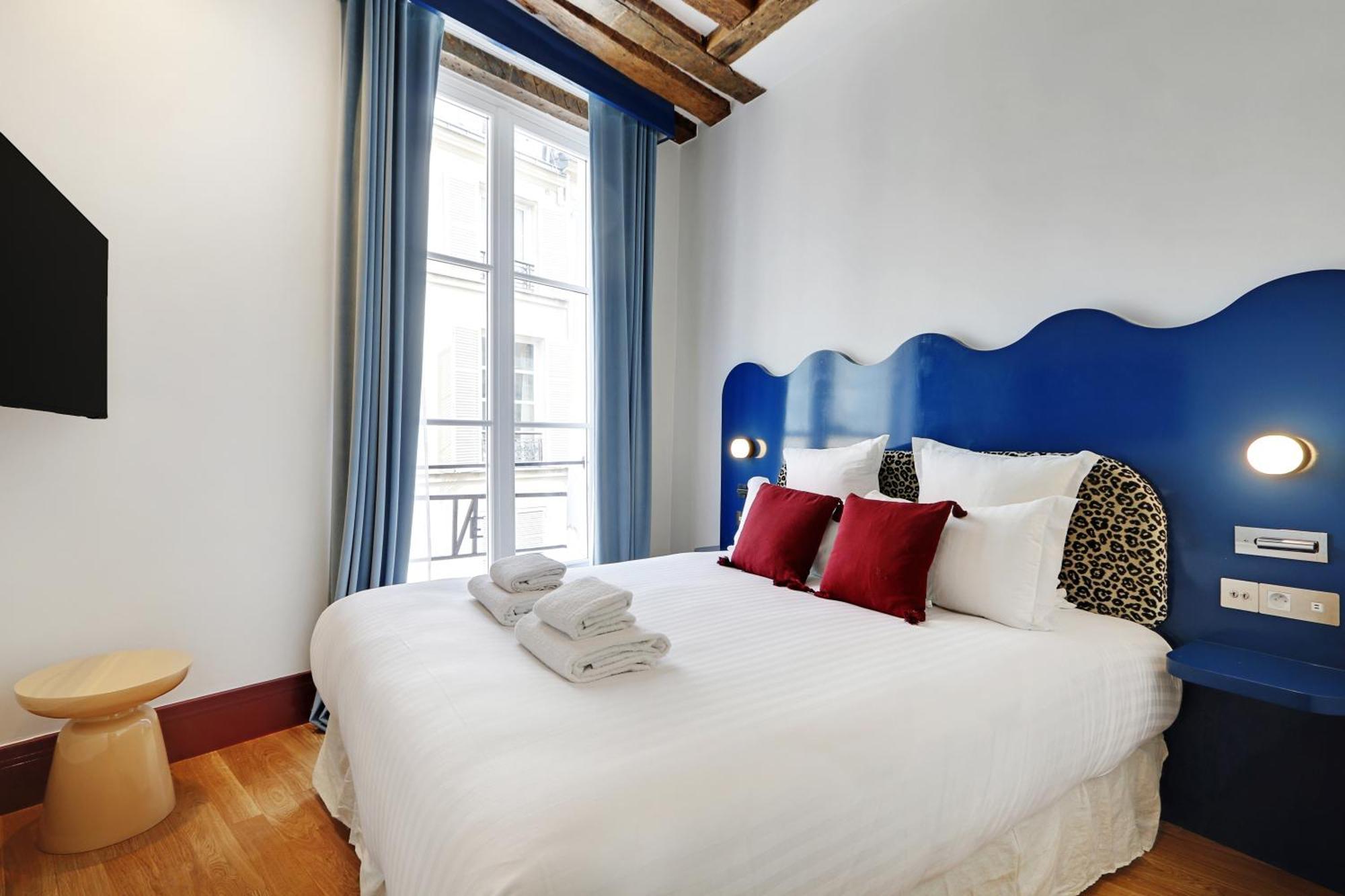 Collection Serviced In Notre Dame - Rue Savoie Apartment Paris