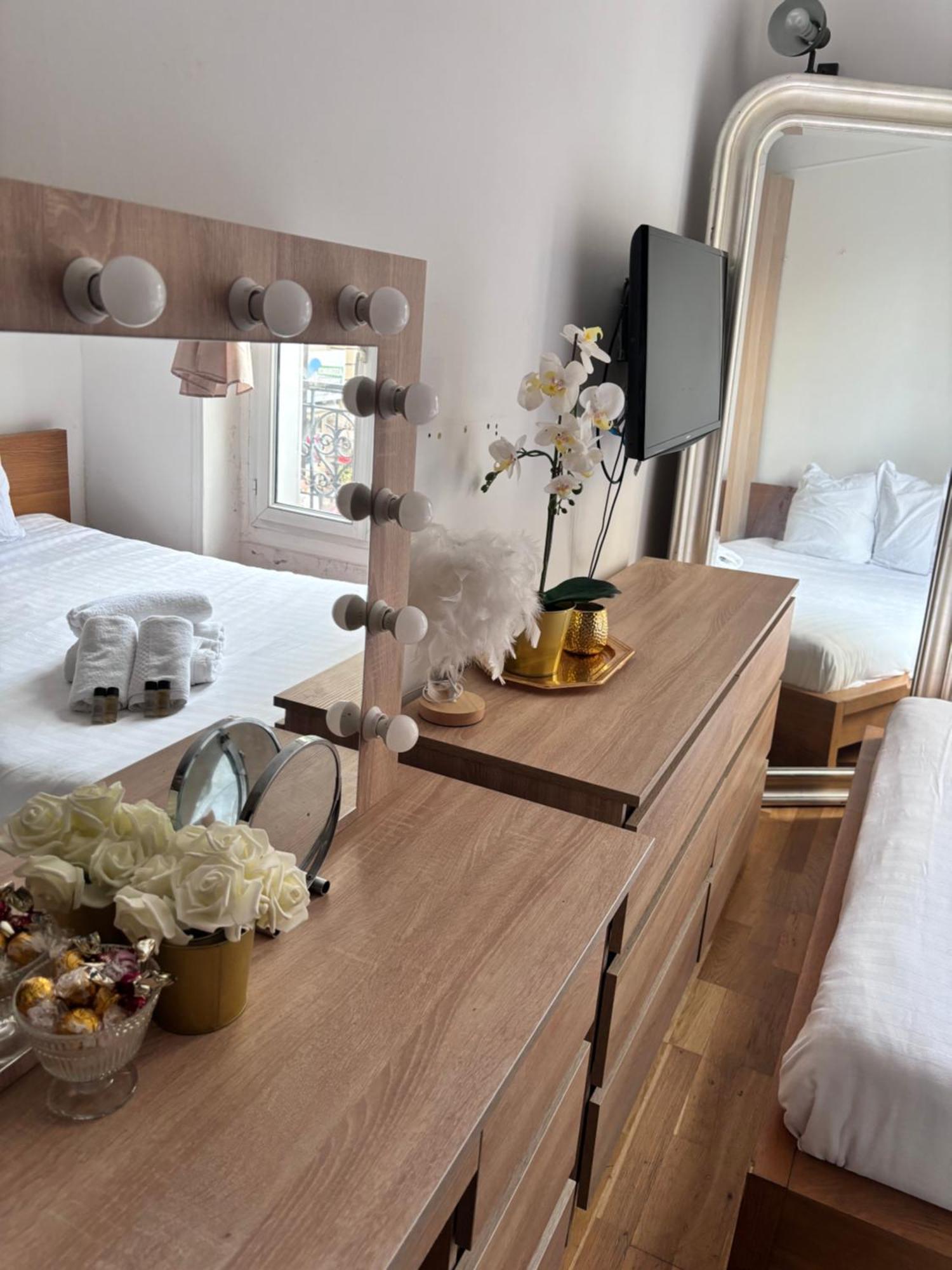 Apartment Et Cozy Au Centre De Montmartre Paris