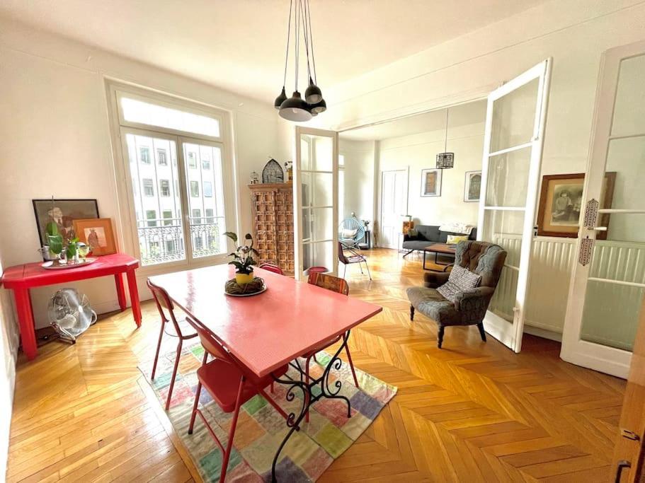 Familial Typiquement Parisien Apartment *