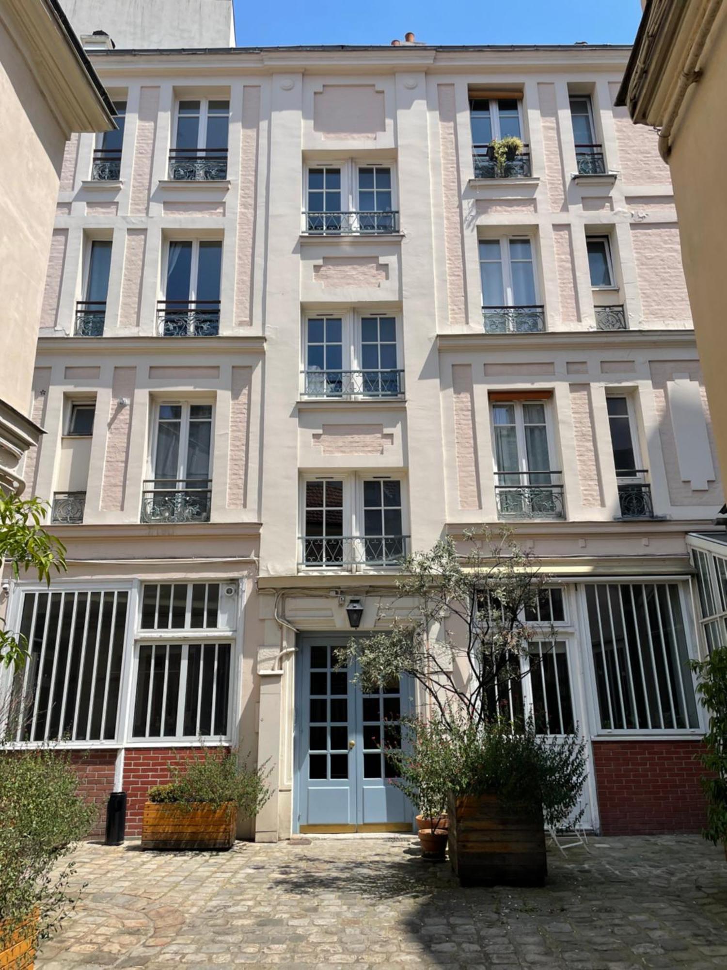 Apartment Triplex Refait A Neuf A Bastille Paris