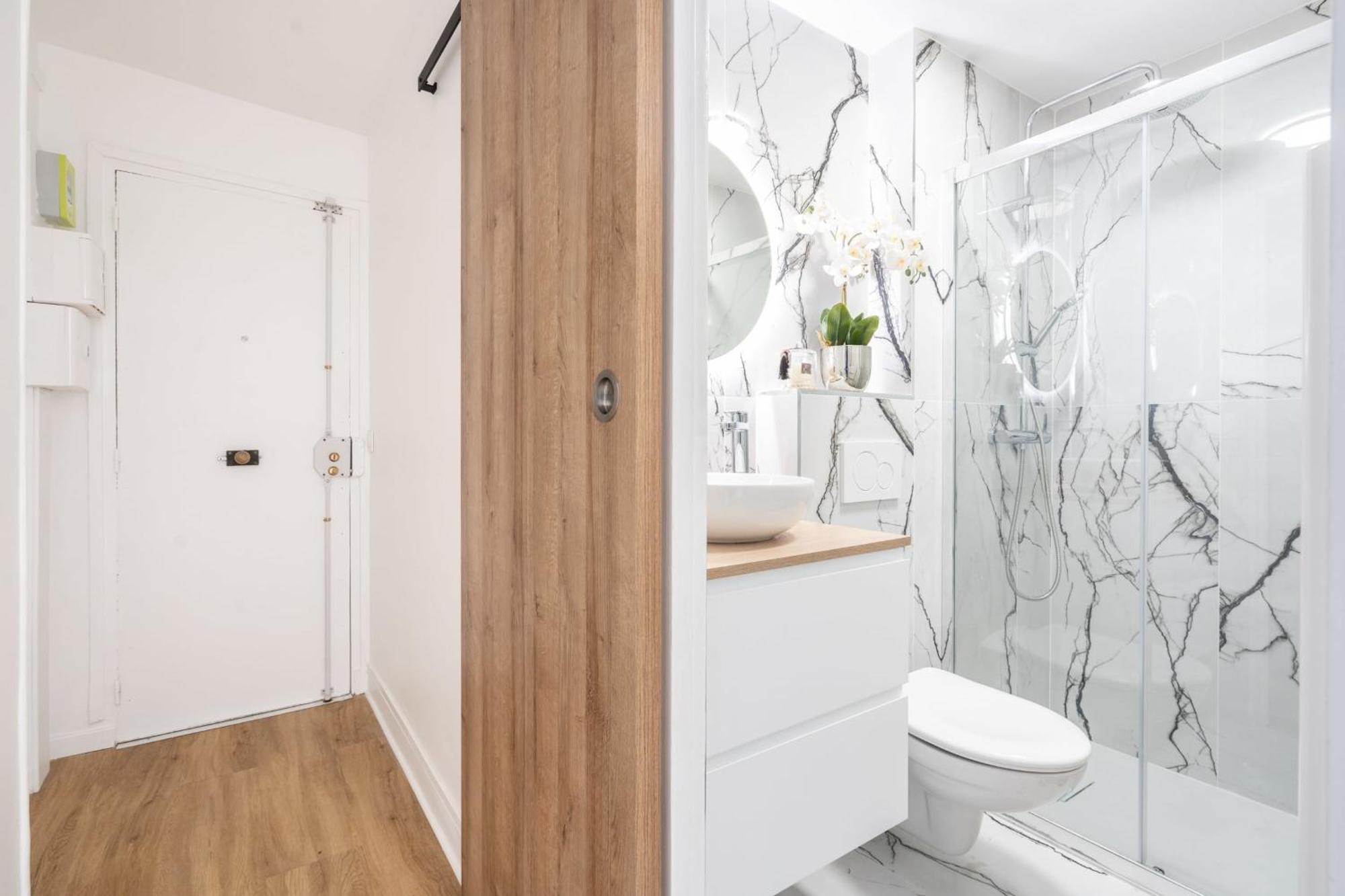 Bright Studio Near The Marais Apartment