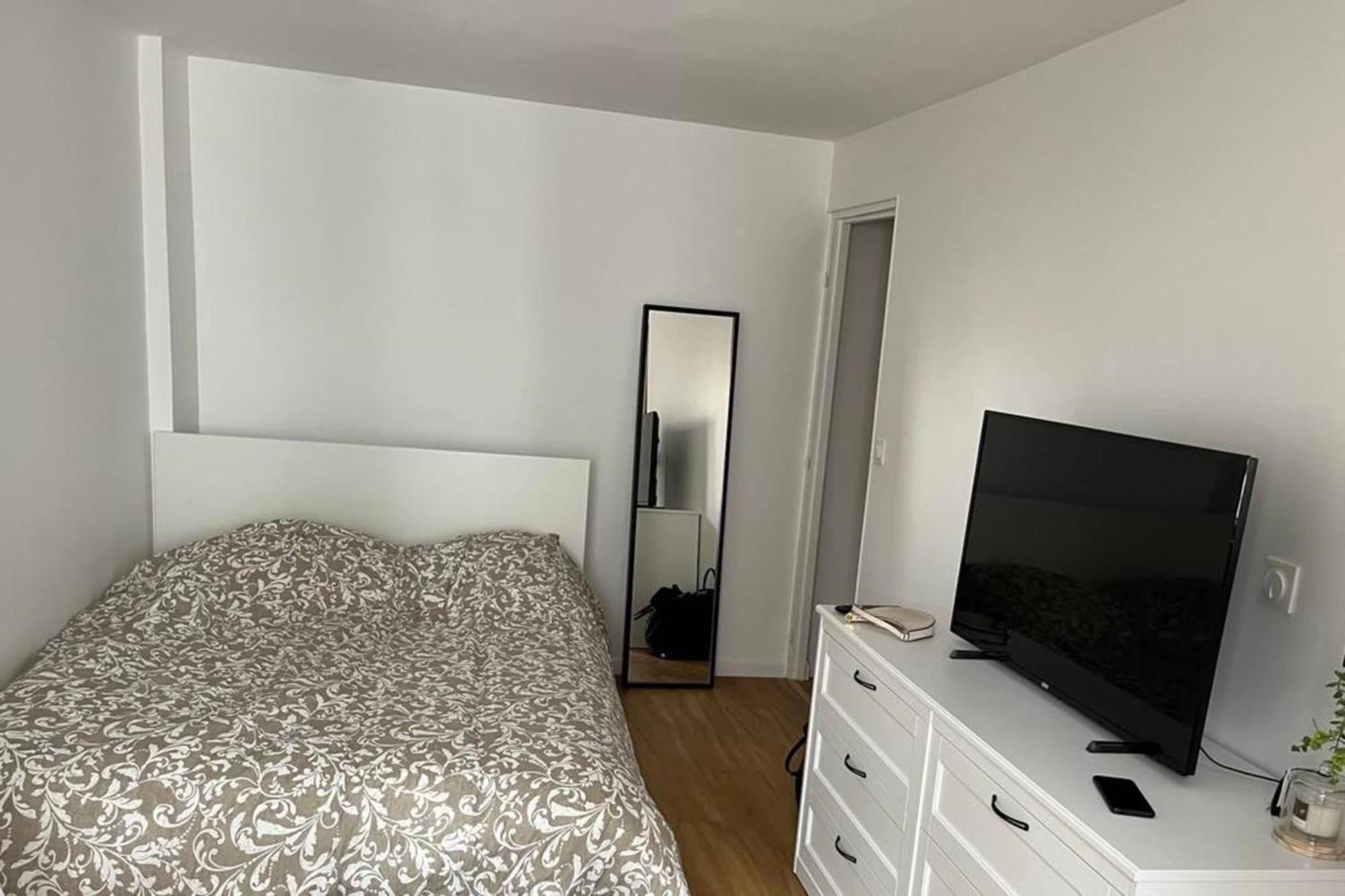 Bright Studio Near The Marais Apartment