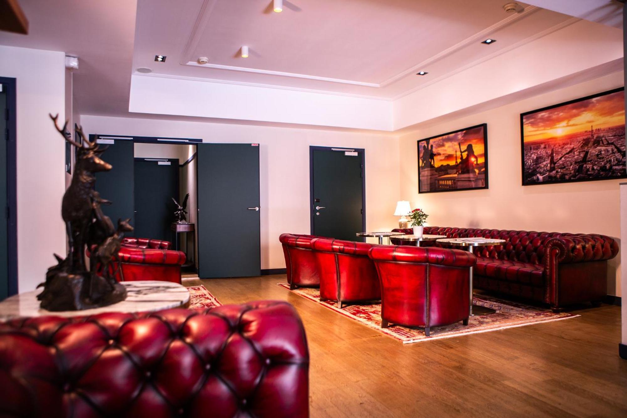 Hotel Monsieur & 4*