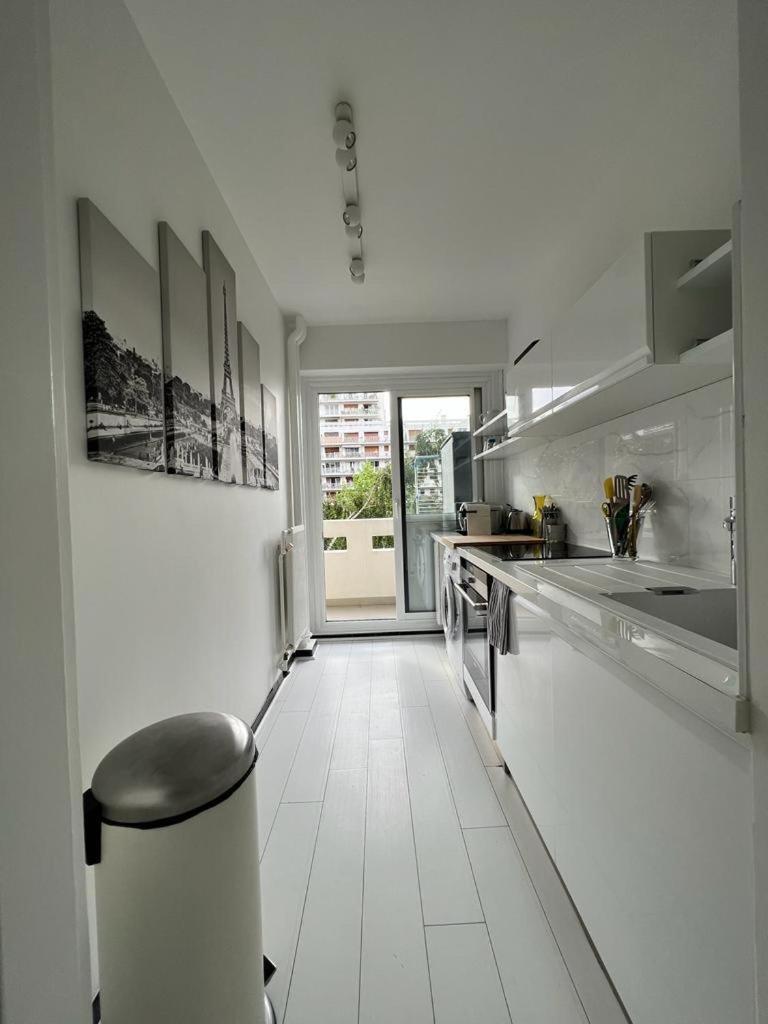 High Class 15 * Paris