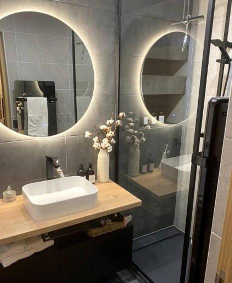 Design, Proche Champs Elysees Apartment
