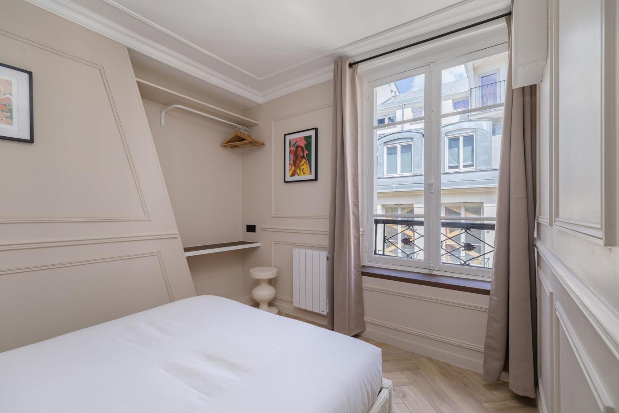 Poetic - Louvre Apartment