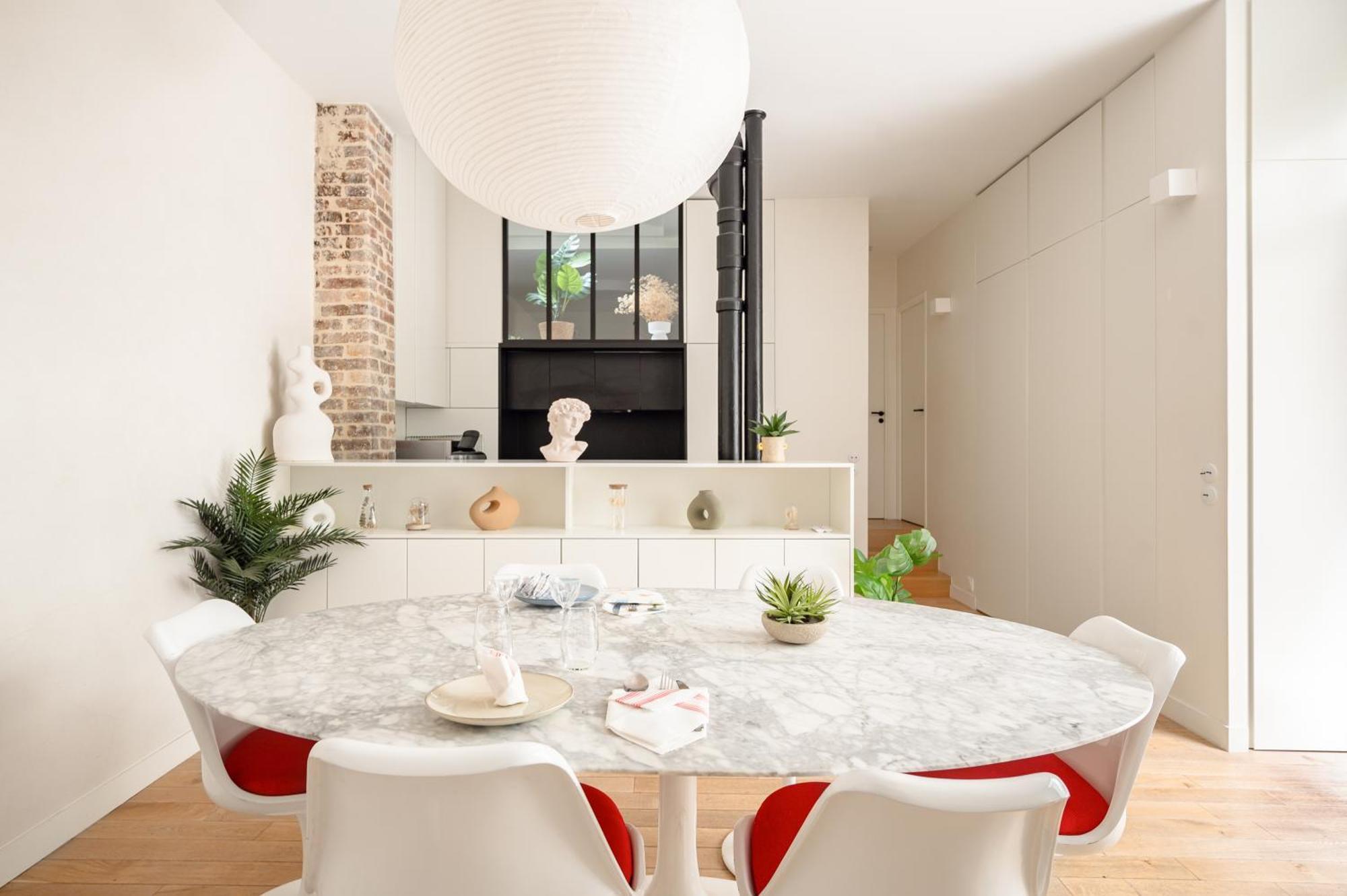 Apartment Part Of Saint-germain-des Pres / 3 Bedrooms Paris