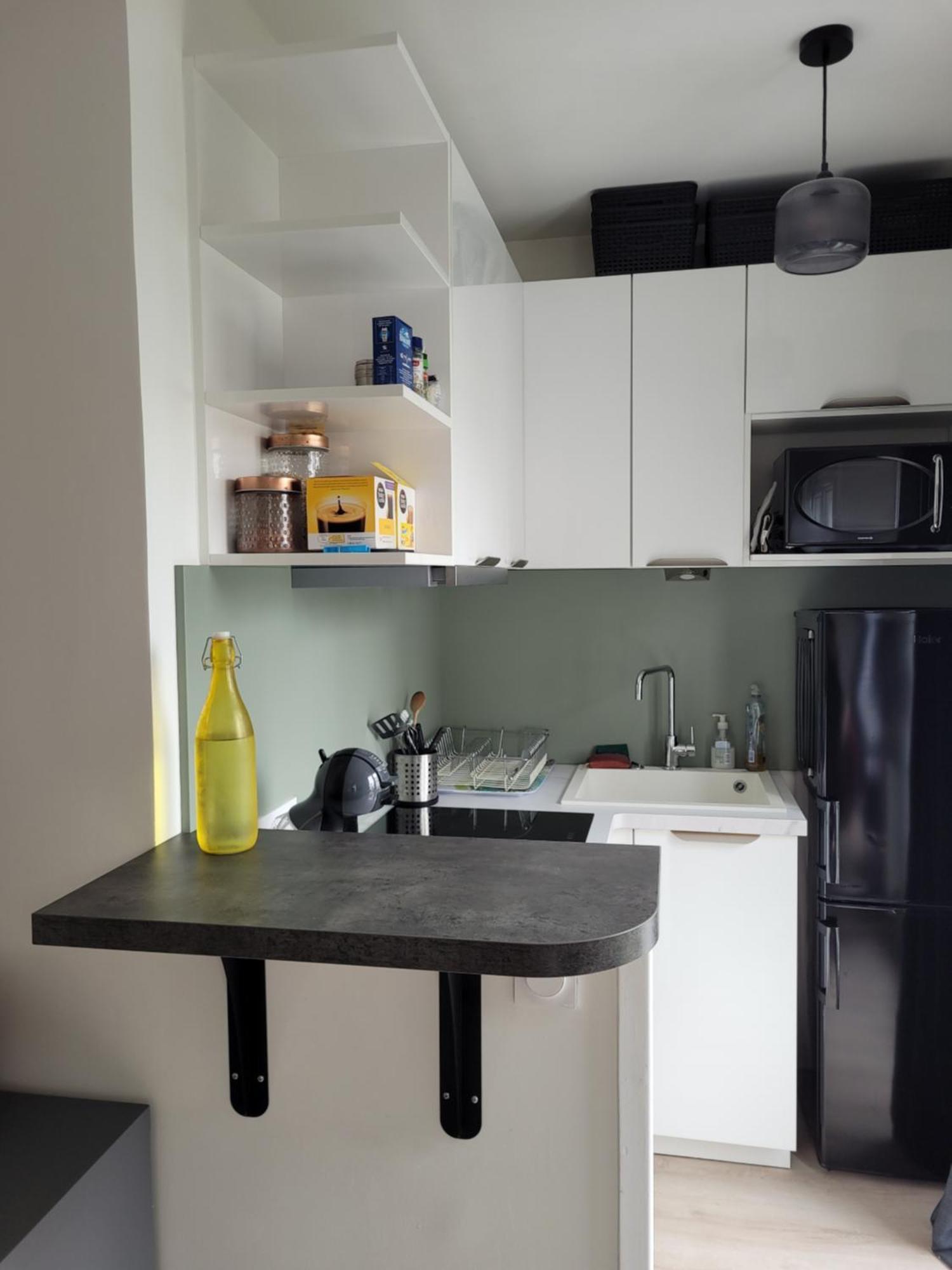 Studio Lumineux Avec Balcon Paris