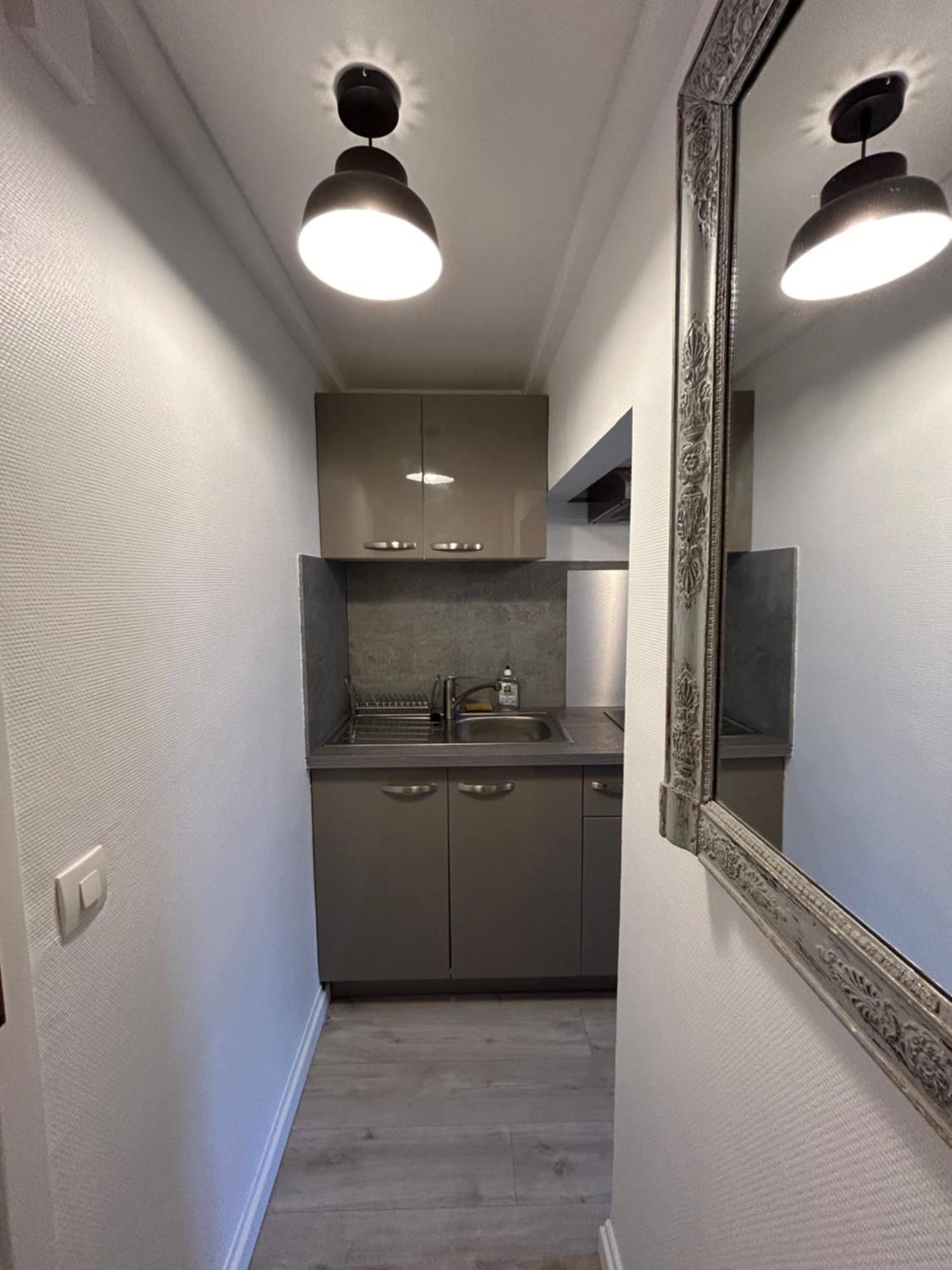 Apartment De Charme Donnant Sur Jardin Arbore Dans Le Calme Absolu Paris