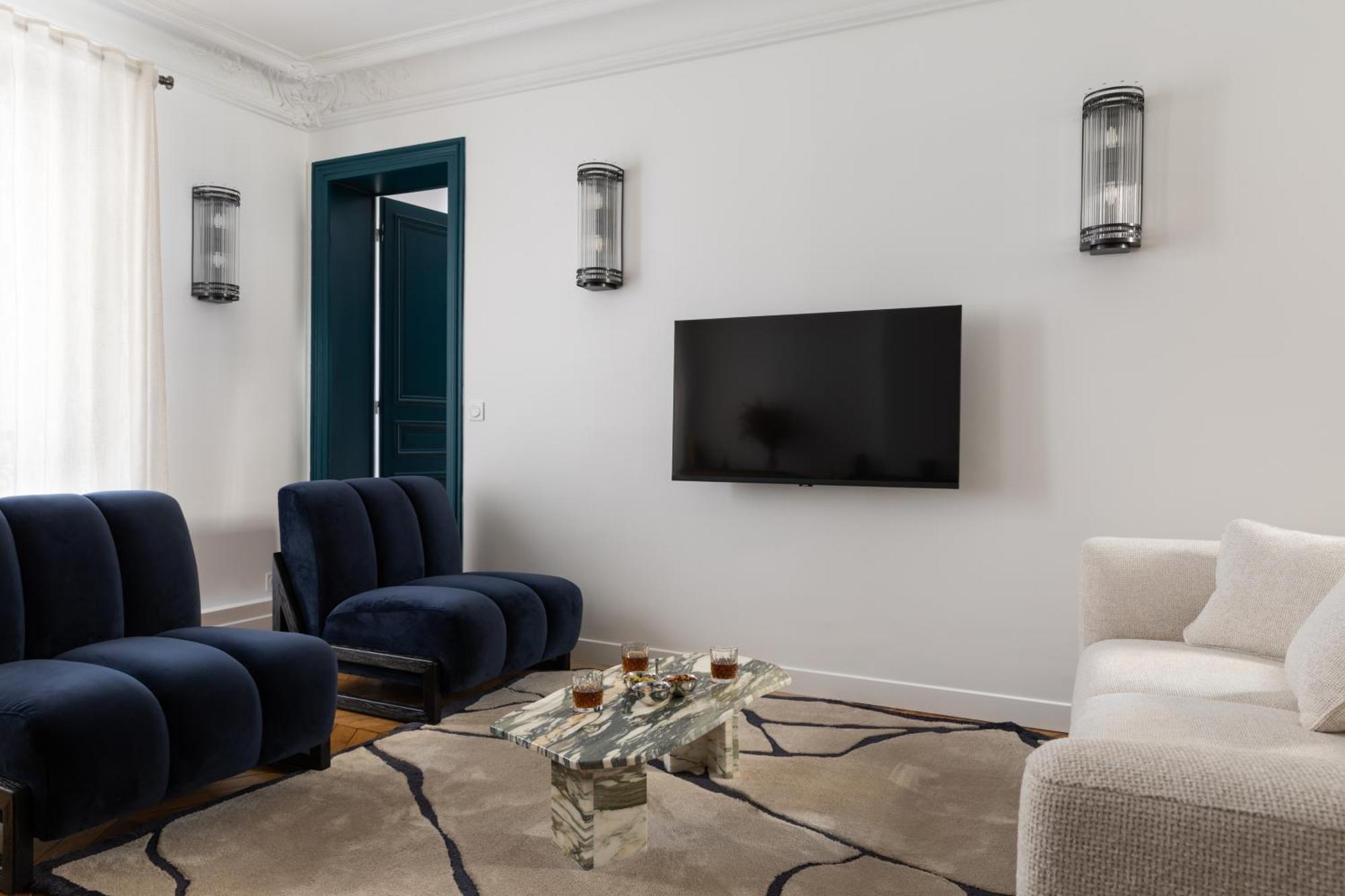 Apartment Champs Elysees Montaigne Luxury 2 Bedroom
