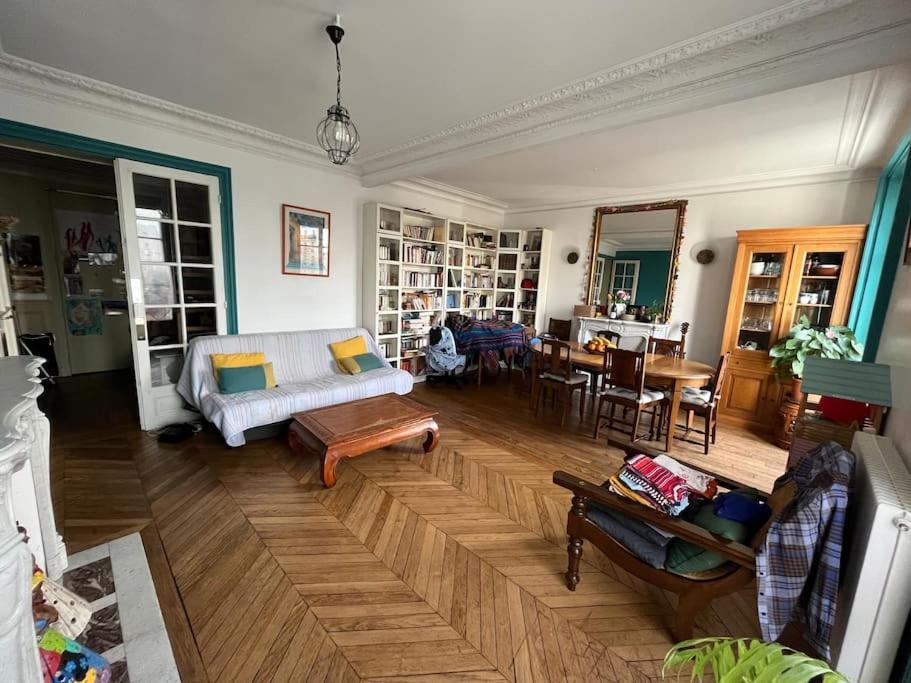 Charme Hausmanien Vue Parc 4 Famille Metro 6 Apartment Paris