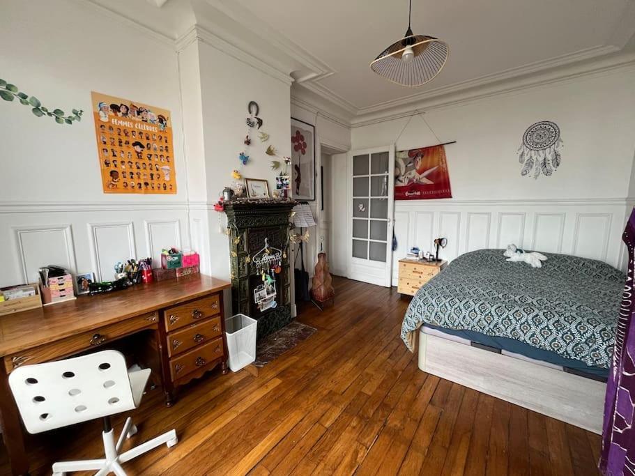 Apartamento Charme Hausmanien Vue Parc 4 Famille Metro 6 Paris