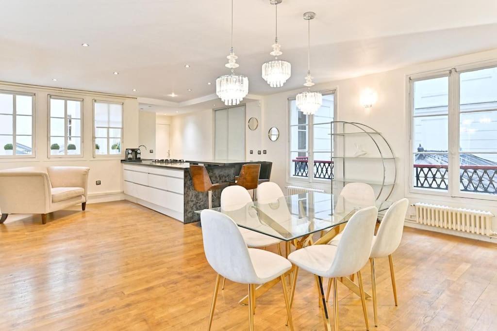Grand Prestigieux Et A * Paris
