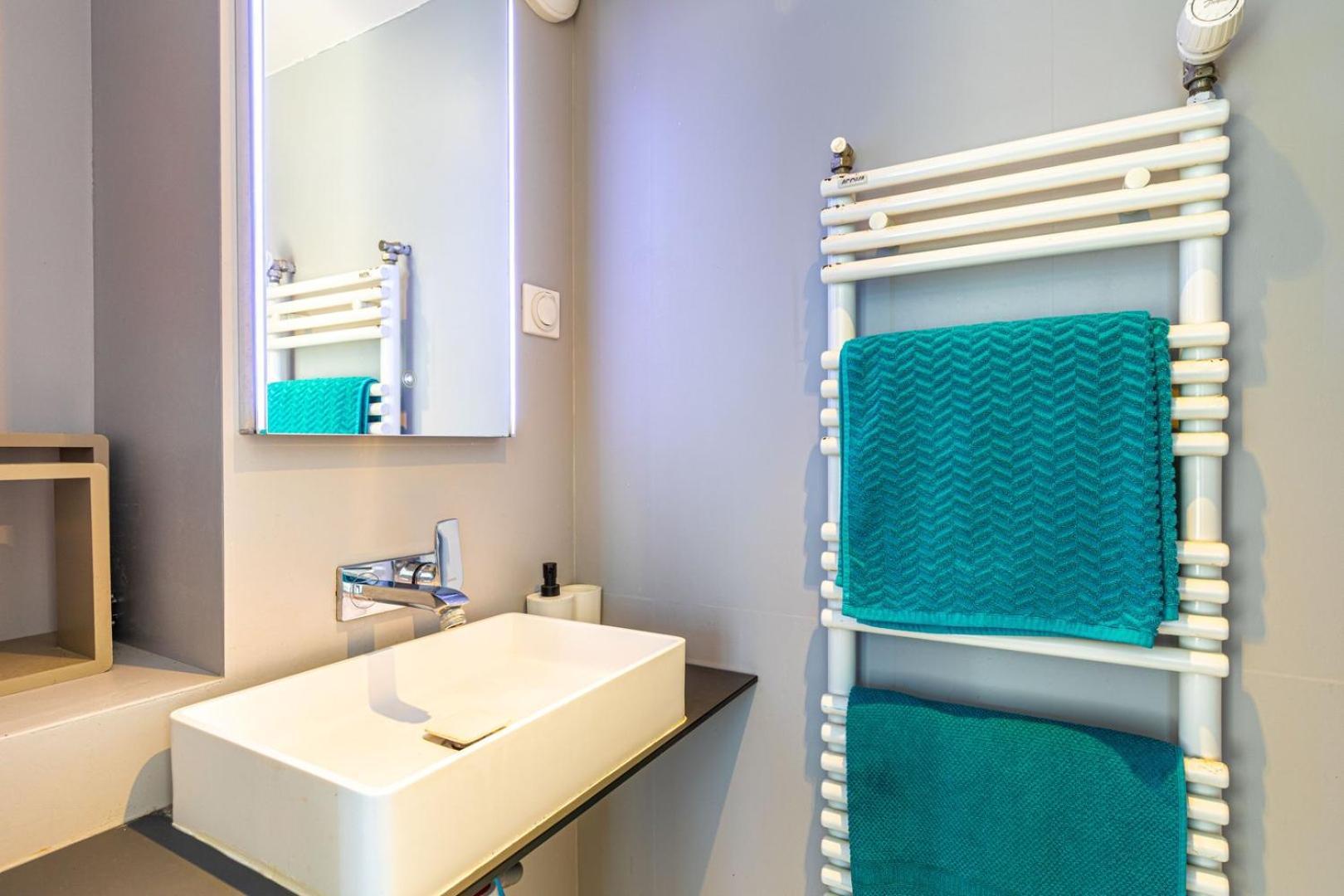 Guestready - Colourful Getaway Near Eiffel Tower Apartment *