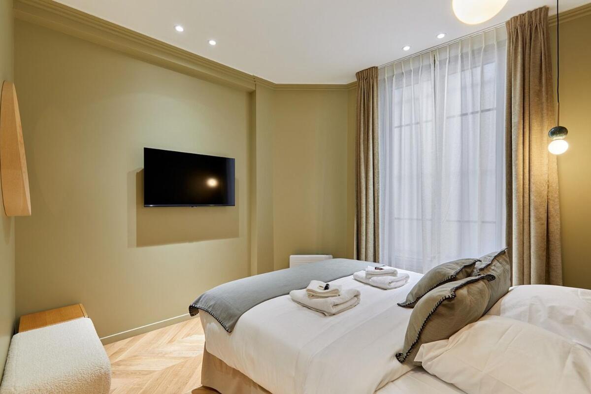 Incredible Ac 3 Bedrooms Center Of By Prestige Paris